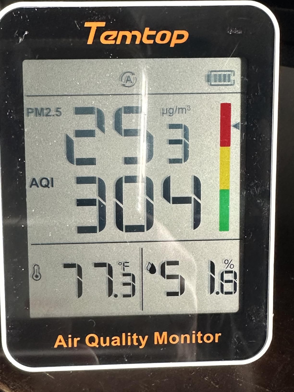 Temtop Air Quality Monitor Indoor Thermo-Hygrometer - PM2.5, AQI, Temperature, and Humidity Meter for Home, Office, or School, Air Quality Measurement, 60-Day Battery Life - Customer Photo 1