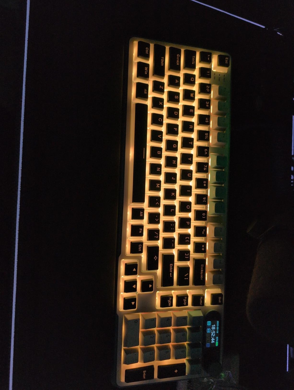 RK ROYAL KLUDGE S98 Mechanical Keyboard w/Smart Display & Knob, Top Mount 96% Wireless Mechanical Keyboard BT/2.4G/USB-C, Hot Swappable, Software Support, Creamy Sounding, 98 Keys Customer Review RK ROYAL KLUDGE S98 Mechanical Keyboard w/Smart Display & Knob, Top Mount 96% Wireless Mechanical Keyboard BT/2.4G/USB-C, Hot Swappable, Software Support, Creamy Sounding, 98 Keys - Customer Photo 2