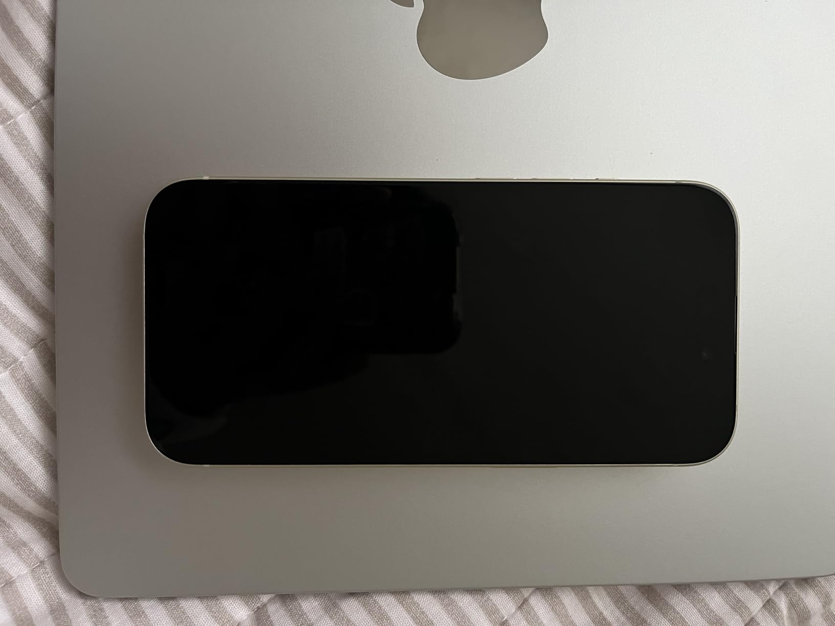 Apple iPhone 15, 128GB, Blue - Unlocked (Renewed Premium) Customer Review Apple iPhone 15, 128GB, Blue - Unlocked (Renewed Premium) - Customer Photo 2