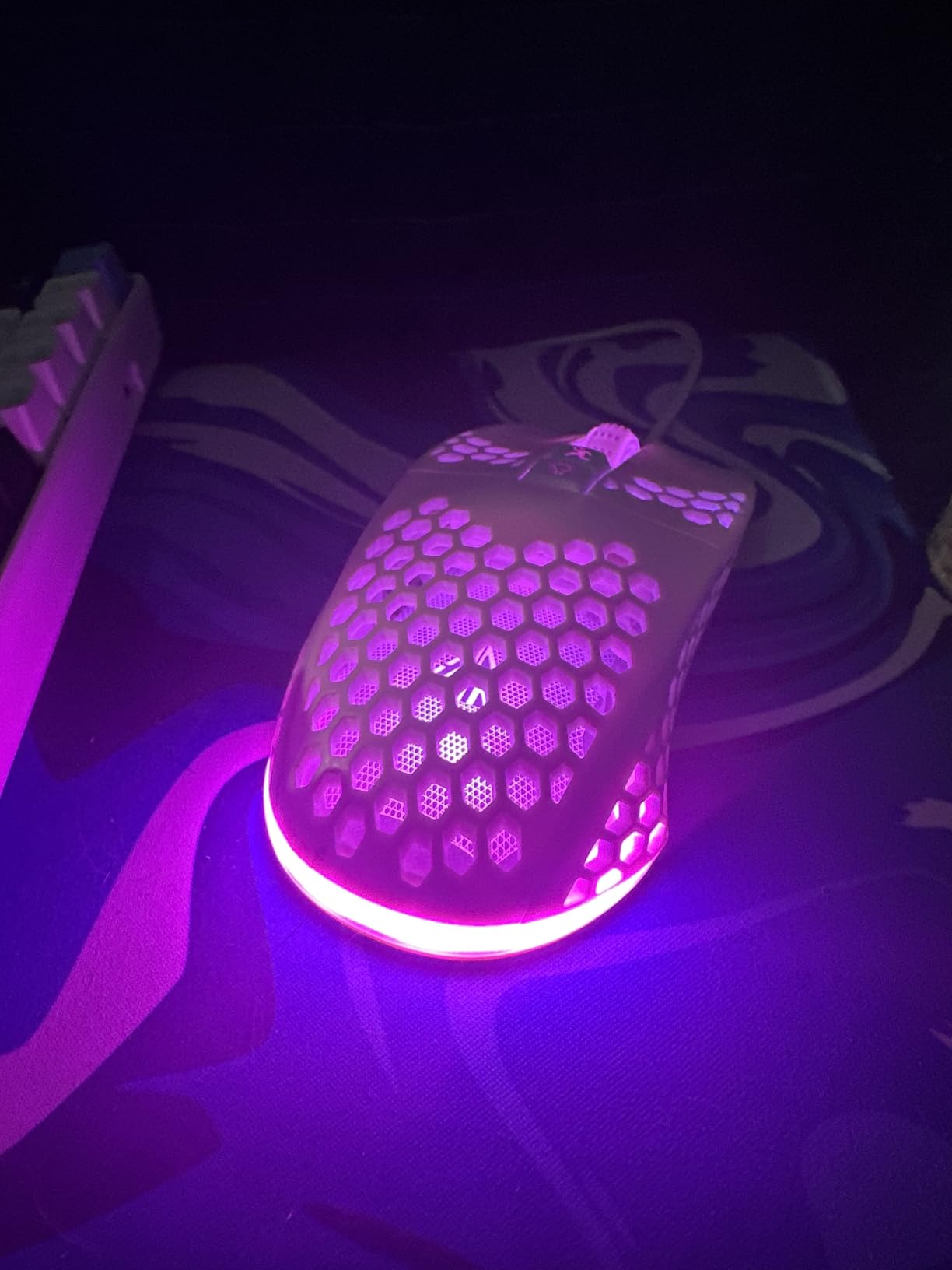 SOLAKAKA SM900 Pink Wired Gaming Mouse with Honeycomb Shell,12800 DPI,7 Programmable Buttons,Lightweight Gaming Mice Ergonomic Computer Mouse Gaming for Windows/PC/Mac/Laptop Gamer - Customer Photo 1