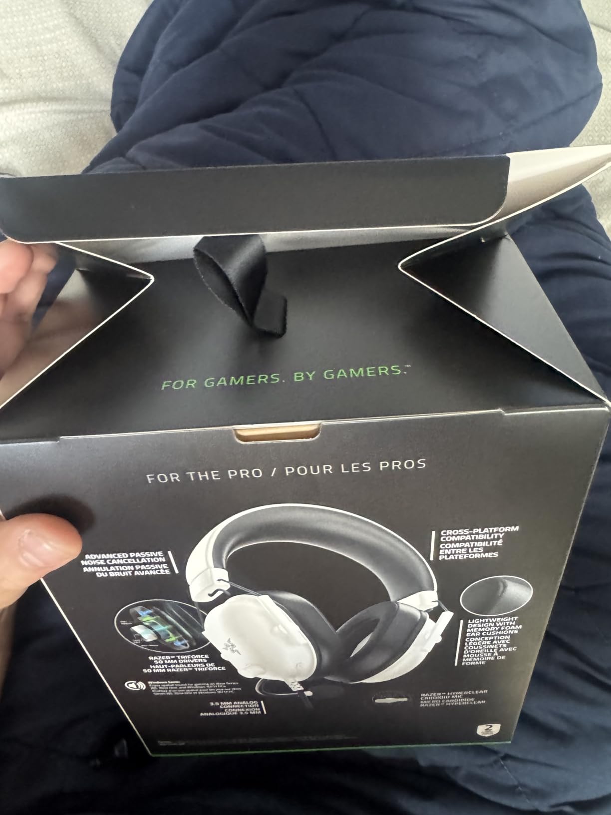 Razer BlackShark V2 X Xbox Gaming Headset: 50mm Drivers - Cardioid Mic - Lightweight - Comfortable, Noise Isolating Earcups - for Xbox Series X, Series S, PS5, PC, Switch via 3.5mm Audio Jack - Black - Customer Photo 2