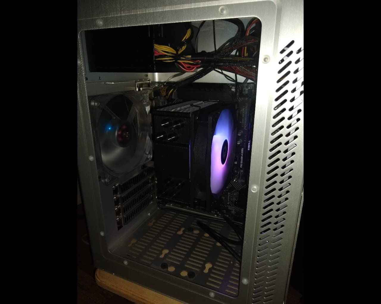 ID-COOLING SE-214-XT Black CPU Cooler All-Black Layout, 4 Direct-Contact Heat Pipes, 120mm PWM Fan, Noninterference with RAM, TDP 180W, Work with Intel LGA1700/1851/1200/115X and AMD AM5/AM4 Sockets Customer Review ID-COOLING SE-214-XT Black CPU Cooler All-Black Layout, 4 Direct-Contact Heat Pipes, 120mm PWM Fan, Noninterference with RAM, TDP 180W, Work with Intel LGA1700/1851/1200/115X and AMD AM5/AM4 Sockets - Customer Photo 3