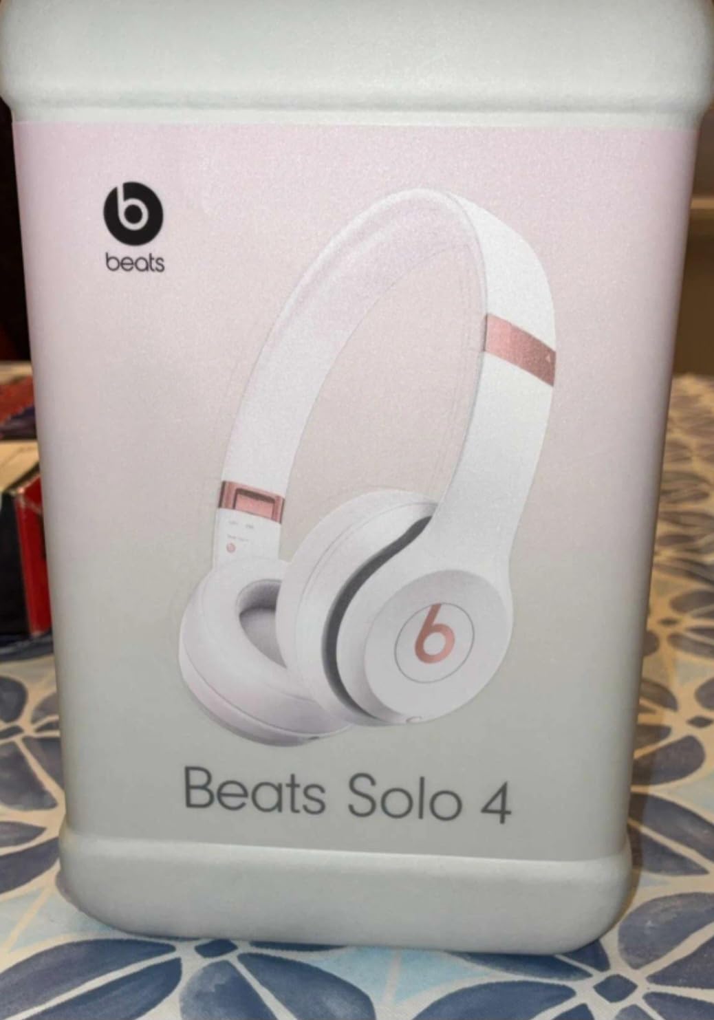 Beats Solo 4 - Wireless On-Ear Bluetooth Headphones, Up to 50-Hour Battery Life, Ultra-Lightweight Comfort, Powerful and Balanced Sound, Apple & Android Compatible - Matte Black - Customer Photo 1