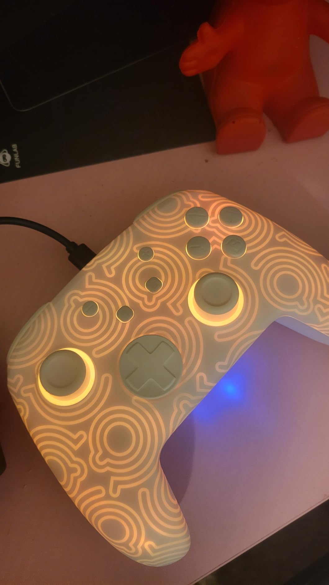 FUNLAB Switch Pro Controller Wireless White Compatible with Nintendo Switch 2/OLED/Lite, Firefly Bluetooth Remote Gamepad with Hall Effect Joysticks/RGB 7 LED Colors/Paddle/Turbo/Motion Control Customer Review FUNLAB Switch Pro Controller Wireless White Compatible with Nintendo Switch 2/OLED/Lite, Firefly Bluetooth Remote Gamepad with Hall Effect Joysticks/RGB 7 LED Colors/Paddle/Turbo/Motion Control - Customer Photo 2