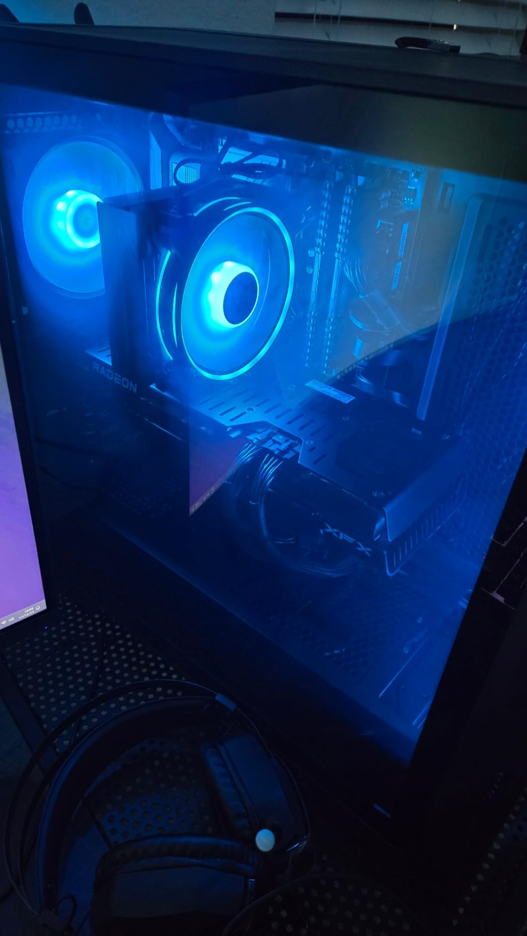 GIGABYTE B760M Gaming Plus WiFi DDR4 LGA 1700 Intel B760 M-ATX Motherboard with DDR4, 2* M.2, PCIe 4.0, Front USB 3.2 Gen 1 Type-C, WiFi 6 GbE LAN, Q-Flash Plus, PCIe EZ-Latch Customer Review GIGABYTE B760M Gaming Plus WiFi DDR4 LGA 1700 Intel B760 M-ATX Motherboard with DDR4, 2* M.2, PCIe 4.0, Front USB 3.2 Gen 1 Type-C, WiFi 6 GbE LAN, Q-Flash Plus, PCIe EZ-Latch - Customer Photo 4