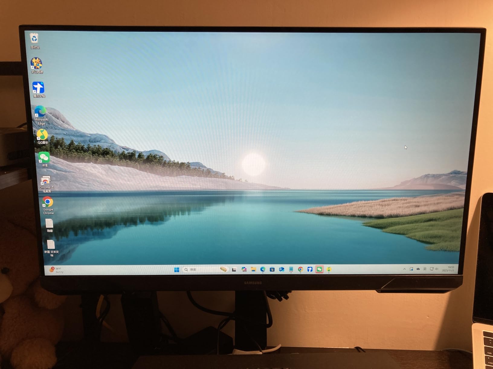 Samsung 27-Inch Odyssey G3 (G30D) Series FHD Gaming Monitor, 1ms, 180Hz, AMD FreeSync, Adjustable Stand, Black Equalizer, Virtual Aim Point, Eye Saver Mode, Flicker-Free, LS27DG302ENXZA Customer Review Samsung 27-Inch Odyssey G3 (G30D) Series FHD Gaming Monitor, 1ms, 180Hz, AMD FreeSync, Adjustable Stand, Black Equalizer, Virtual Aim Point, Eye Saver Mode, Flicker-Free, LS27DG302ENXZA - Customer Photo 2