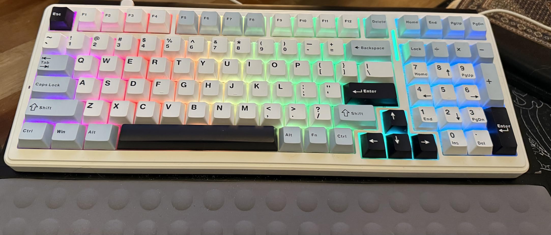 AULA F99 Wireless Mechanical Keyboard,Tri-Mode BT5.0/2.4GHz/USB-C Hot Swappable Custom Keyboard,Pre-lubed Linear Switches,RGB Backlit Gaming Keyboards for PC/Tablet/Xbox/PS4/PS5 Customer Review AULA F99 Wireless Mechanical Keyboard,Tri-Mode BT5.0/2.4GHz/USB-C Hot Swappable Custom Keyboard,Pre-lubed Linear Switches,RGB Backlit Gaming Keyboards for PC/Tablet/Xbox/PS4/PS5 - Customer Photo 2