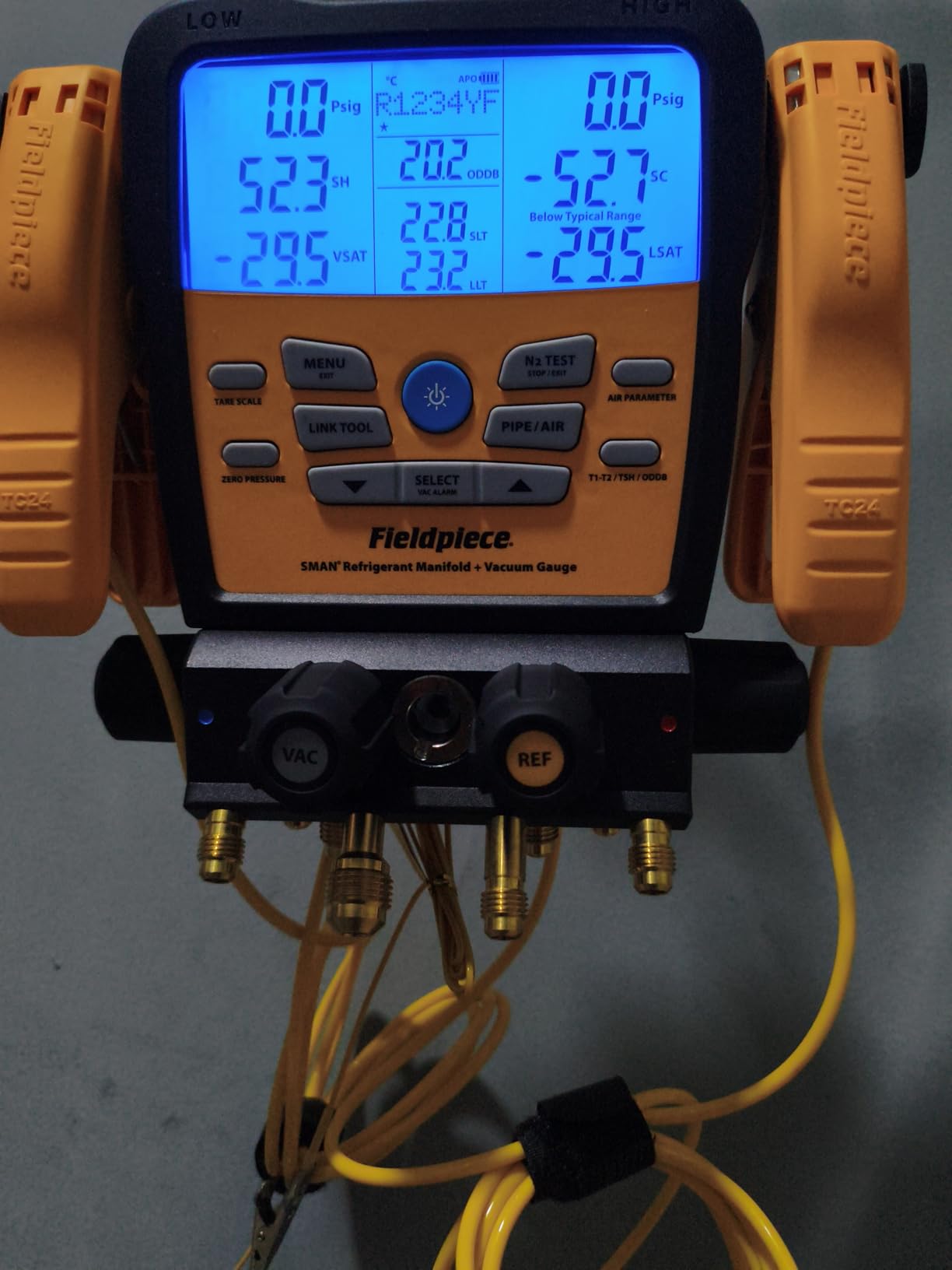 Fieldpiece SM482V Wireless 4-Port SMAN Refrigerant Manifold with Vacuum Gauge – Air Conditioning/Refrigerant Digital Gauges for HVAC & Refrigeration - Customer Photo 1