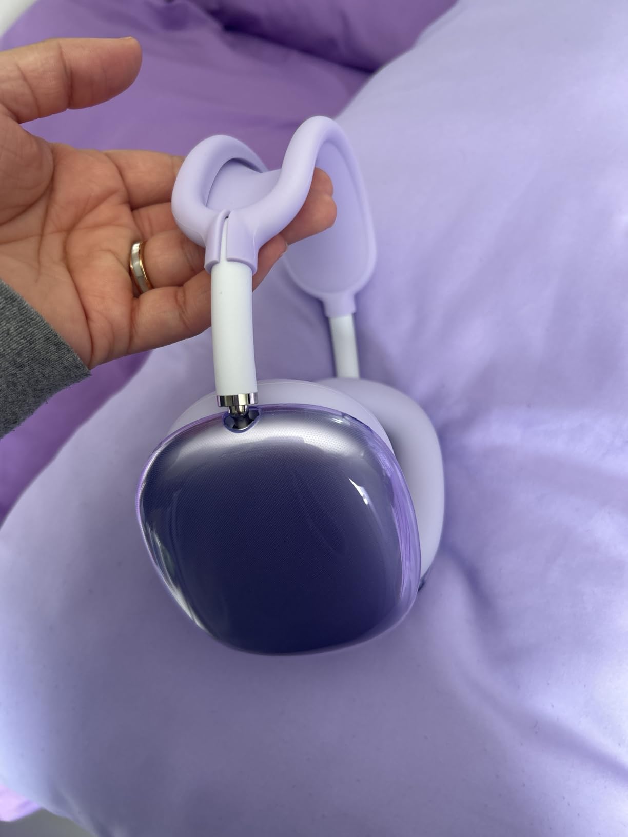 Apple AirPods Max Wireless Over-Ear Headphones, Pro-Level Active Noise Cancellation, Transparency Mode, Personalized Spatial Audio, USB-C Charging, Bluetooth Headphones for iPhone - Blue - Customer Photo 1