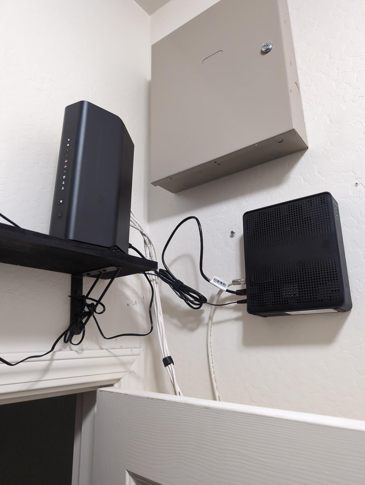 NETGEAR Nighthawk WiFi 7 Router (BE9300) – Router Only, 9.3Gbps Wireless Speed, 2.5 Gigabit Internet Port, Tri-Band for Gaming, Covers 2,500 sq. ft., 100 Devices, VPN – Free Expert Help Customer Review NETGEAR Nighthawk WiFi 7 Router (BE9300) – Router Only, 9.3Gbps Wireless Speed, 2.5 Gigabit Internet Port, Tri-Band for Gaming, Covers 2,500 sq. ft., 100 Devices, VPN – Free Expert Help - Customer Photo 2