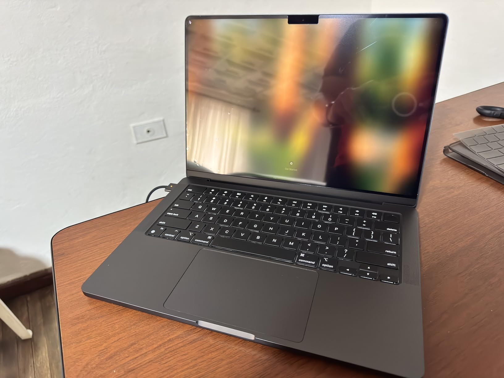 Apple 2024 MacBook Pro Laptop with M4 chip with 10‑core CPU and 10‑core GPU: Built for Apple Intelligence, 14.2-inch Liquid Retina XDR Display, 16GB Unified Memory, 512GB SSD Storage; Silver Customer Review Apple 2024 MacBook Pro Laptop with M4 chip with 10‑core CPU and 10‑core GPU: Built for Apple Intelligence, 14.2-inch Liquid Retina XDR Display, 16GB Unified Memory, 512GB SSD Storage; Silver - Customer Photo 1