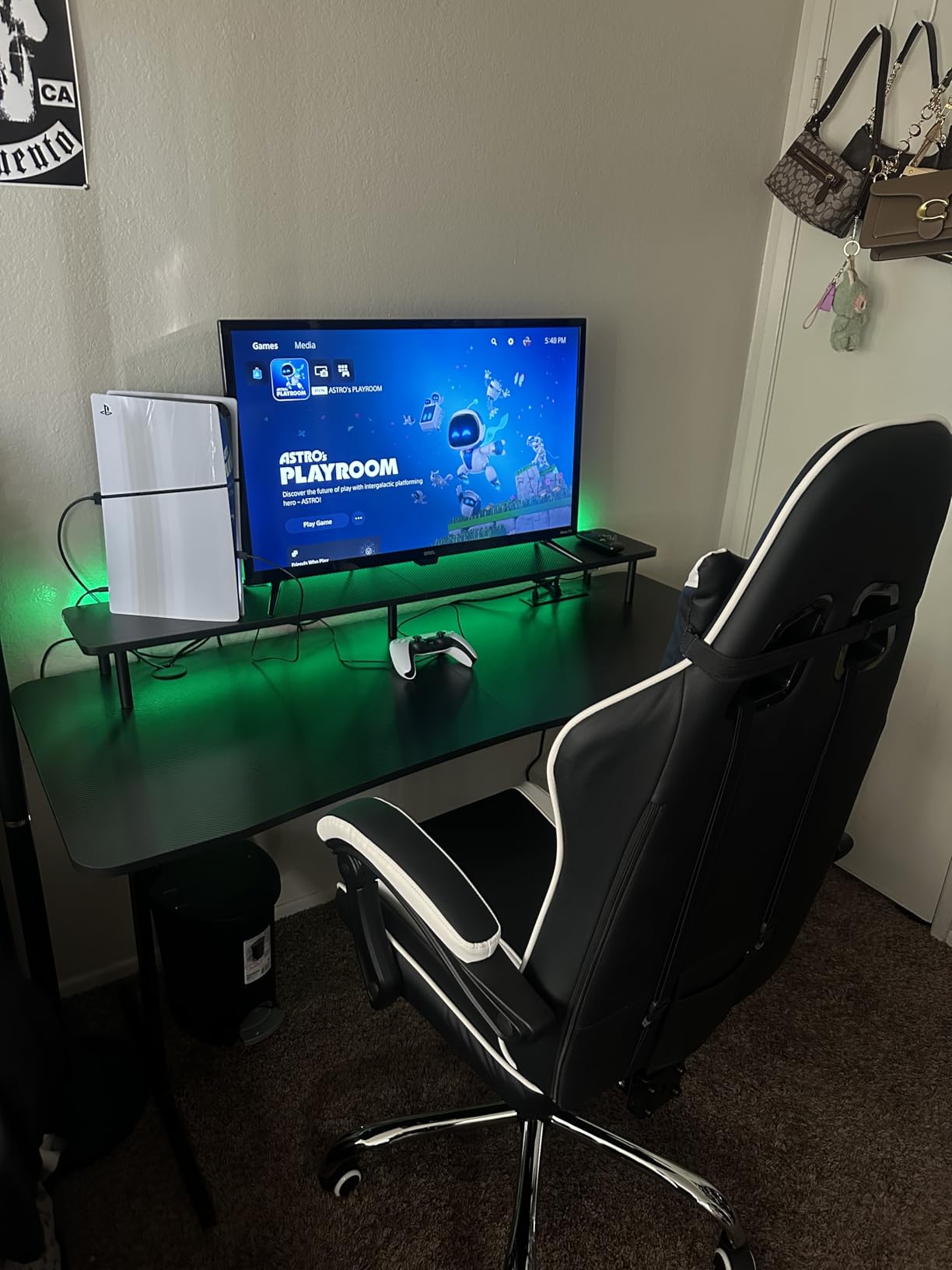 GTRACING 55 Inch Gaming Desk with LED Lights & Power Outlet, Computer Gamer Desk with Monitor Stand, Ergonomic Carbon Fiber Gaming Table Home Office Desk with Headphone Hook & Mouse Pad Customer Review GTRACING 55 Inch Gaming Desk with LED Lights & Power Outlet, Computer Gamer Desk with Monitor Stand, Ergonomic Carbon Fiber Gaming Table Home Office Desk with Headphone Hook & Mouse Pad - Customer Photo 1