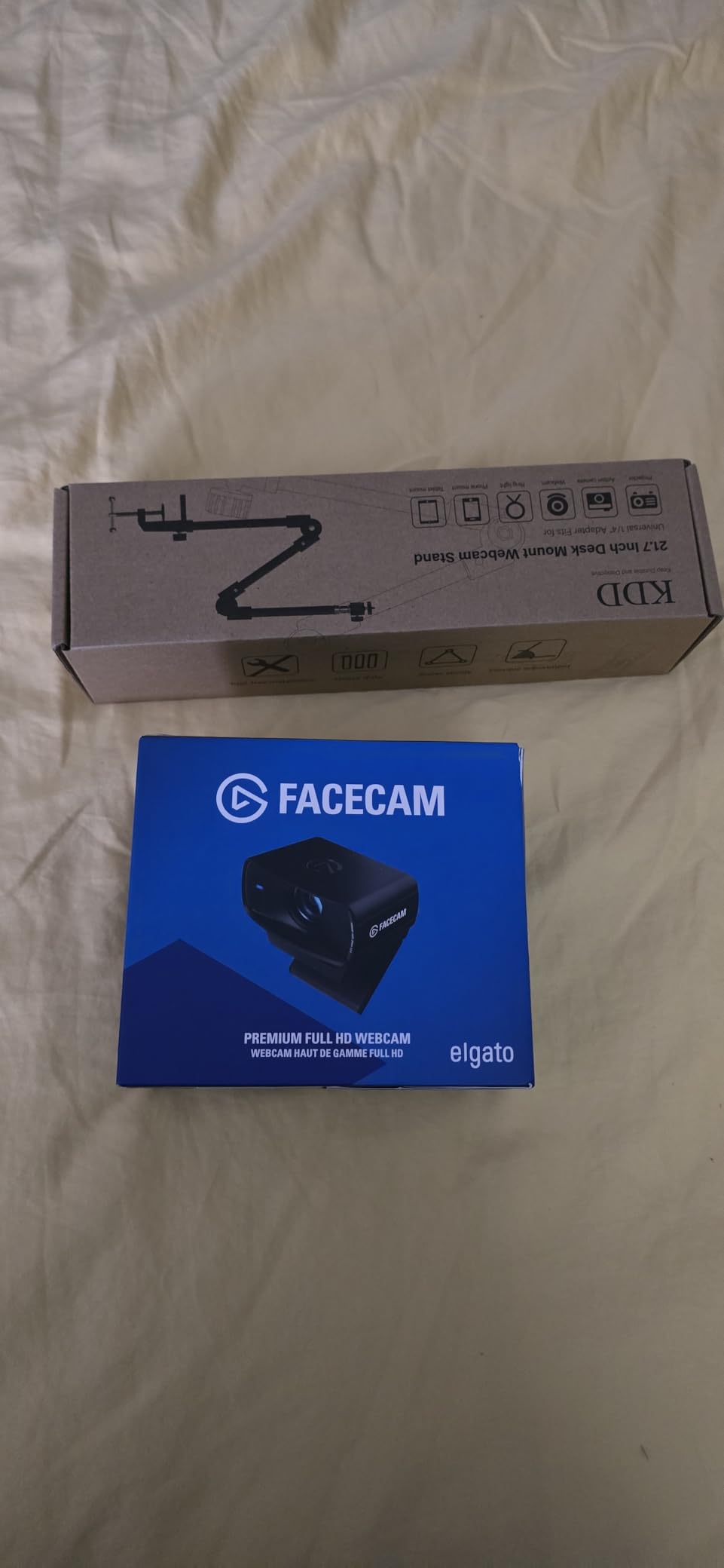 Elgato Facecam 4K - 4K60 Studio Webcam, DSLR-Like Control, Cinematic Effects, 49mm Lens Filters, HDR, Uncompressed Video, Optimized Focus Area | USB-C for PC & Mac Customer Review Elgato Facecam 4K - 4K60 Studio Webcam, DSLR-Like Control, Cinematic Effects, 49mm Lens Filters, HDR, Uncompressed Video, Optimized Focus Area | USB-C for PC & Mac - Customer Photo 1
