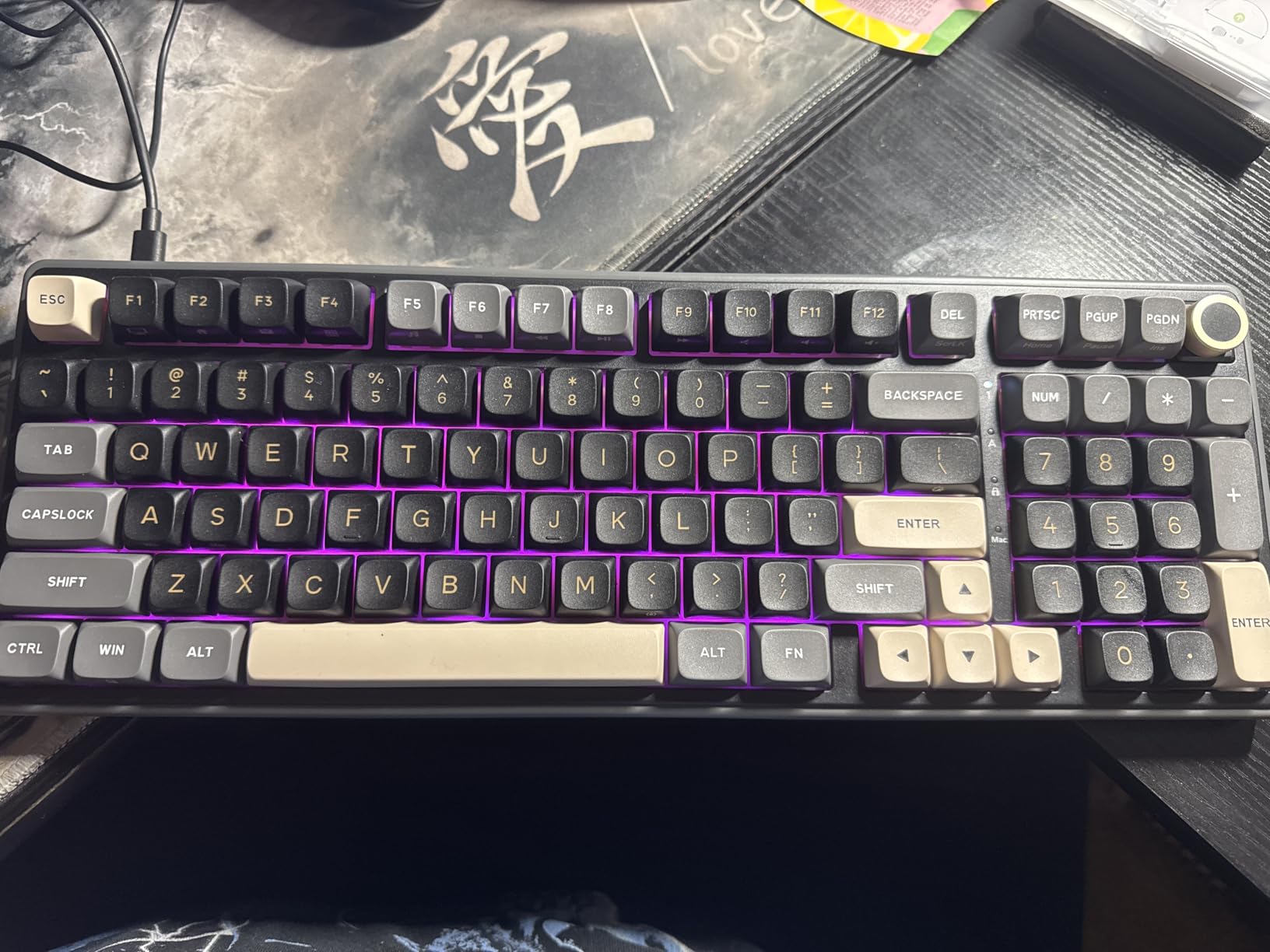 RK ROYAL KLUDGE R98 Pro Wired Mechanical Keyboard, 96% Creamy Gaming Keyboard RGB Backlit with Number Pad and Volume Knob, Gasket Mount, MDA Profile PBT Keycaps, Hot Swappable Pre-lubed Linear Switch Customer Review RK ROYAL KLUDGE R98 Pro Wired Mechanical Keyboard, 96% Creamy Gaming Keyboard RGB Backlit with Number Pad and Volume Knob, Gasket Mount, MDA Profile PBT Keycaps, Hot Swappable Pre-lubed Linear Switch - Customer Photo 1