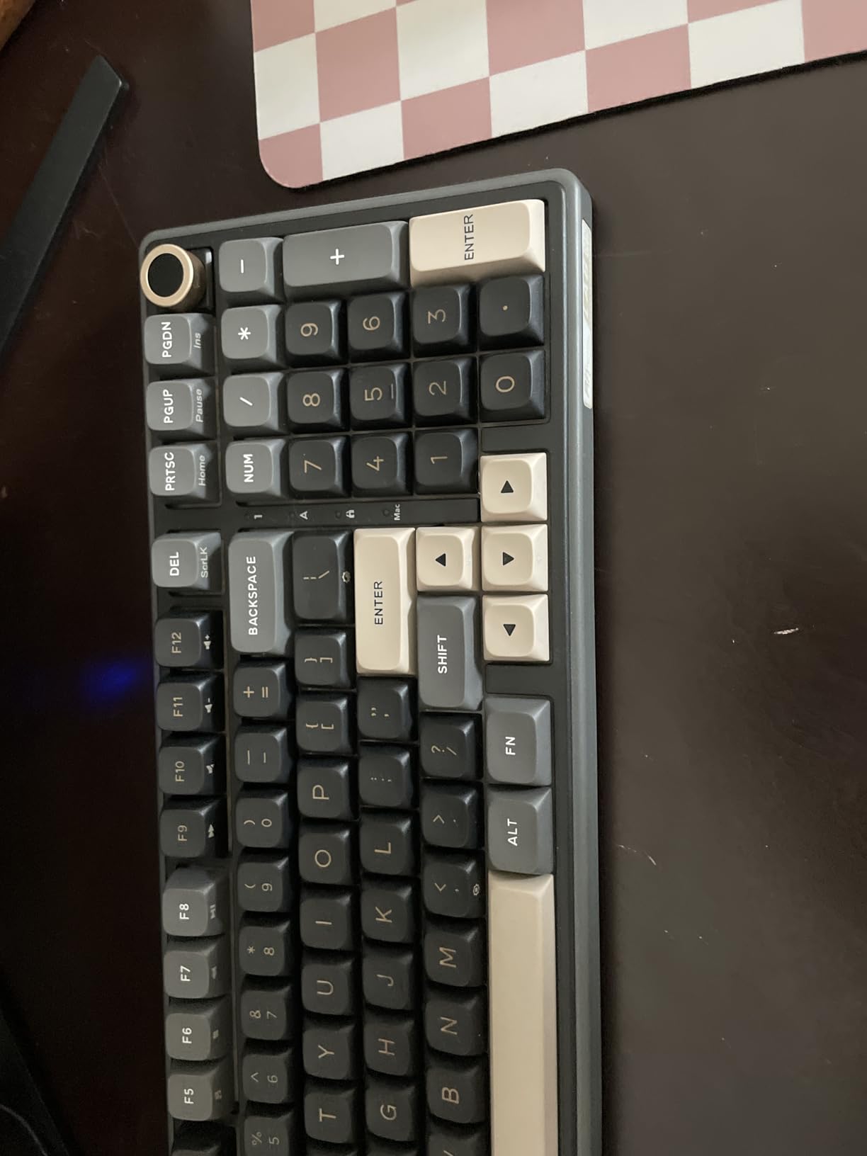 RK ROYAL KLUDGE R98 Pro Wired Mechanical Keyboard, 96% Creamy Gaming Keyboard RGB Backlit with Number Pad and Volume Knob, Gasket Mount, MDA Profile PBT Keycaps, Hot Swappable Pre-lubed Linear Switch Customer Review RK ROYAL KLUDGE R98 Pro Wired Mechanical Keyboard, 96% Creamy Gaming Keyboard RGB Backlit with Number Pad and Volume Knob, Gasket Mount, MDA Profile PBT Keycaps, Hot Swappable Pre-lubed Linear Switch - Customer Photo 4