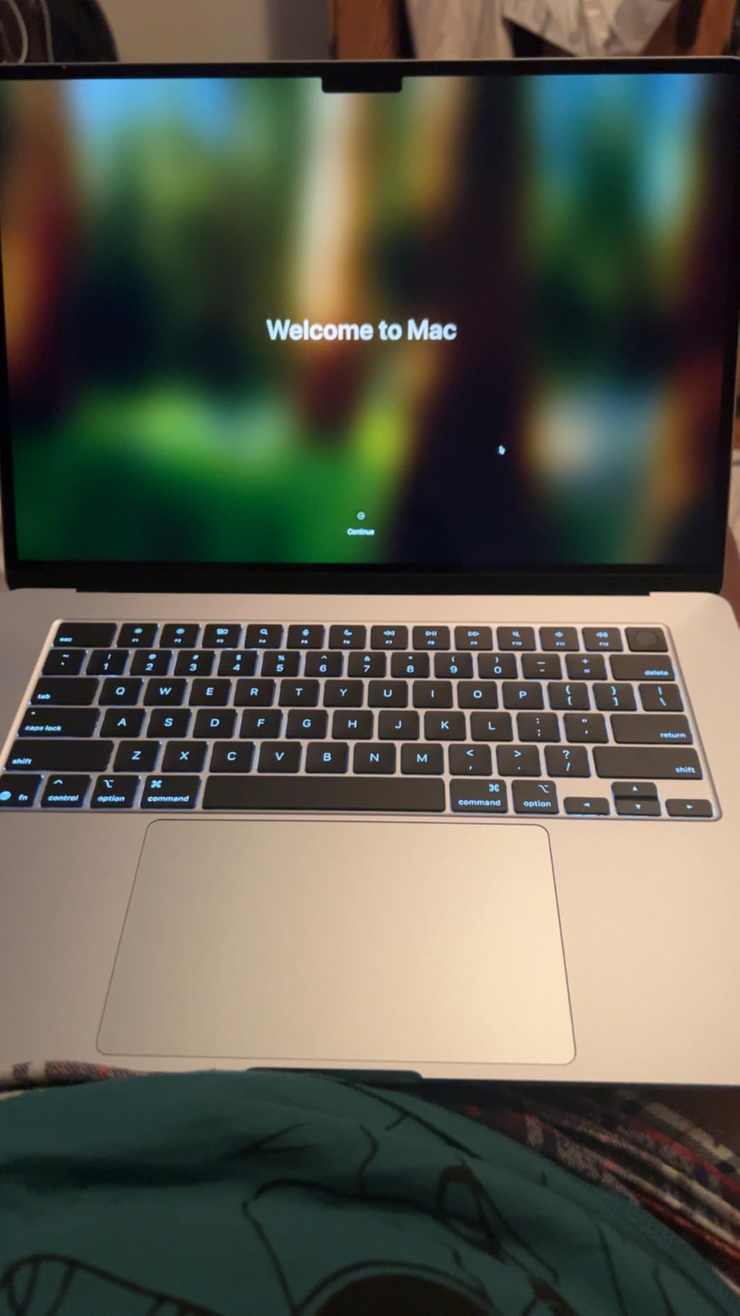 2025 MacBook Air 15-inch Laptop with M4 chip: Built for Apple Intelligence, 15.3-inch Liquid Retina Display, 16GB Unified Memory, 256GB SSD Storage, 12MP Center Stage Camera, Touch ID; Midnight Customer Review 2025 MacBook Air 15-inch Laptop with M4 chip: Built for Apple Intelligence, 15.3-inch Liquid Retina Display, 16GB Unified Memory, 256GB SSD Storage, 12MP Center Stage Camera, Touch ID; Midnight - Customer Photo 1