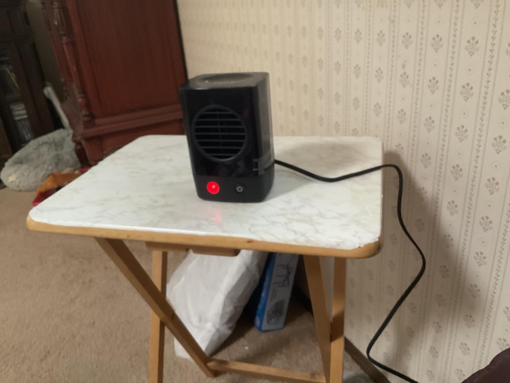 Lasko MyHeat Mini Personal Ceramic Space Heater for Home, Energy Efficient, Overheat Protection for Bedrooms, Offices, 6.2 Inches, 400W, Black, 200 - Customer Photo 2