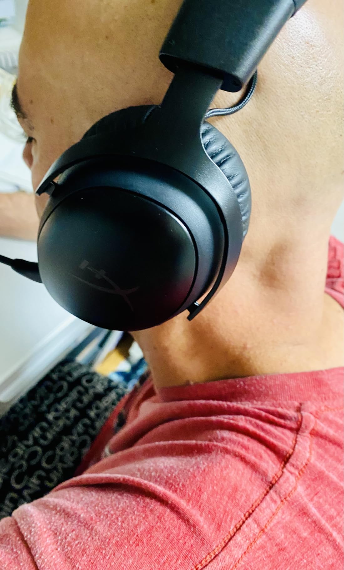 HyperX Cloud III S – Wireless Gaming Headset for Multi-Platform, 2.4GHz, Bluetooth, Battery Life up to 120 Hours 2.4GHz / 200 Hours Bluetooth, 53mm Angled Drivers, Detachable Mic – Black - Customer Photo 2