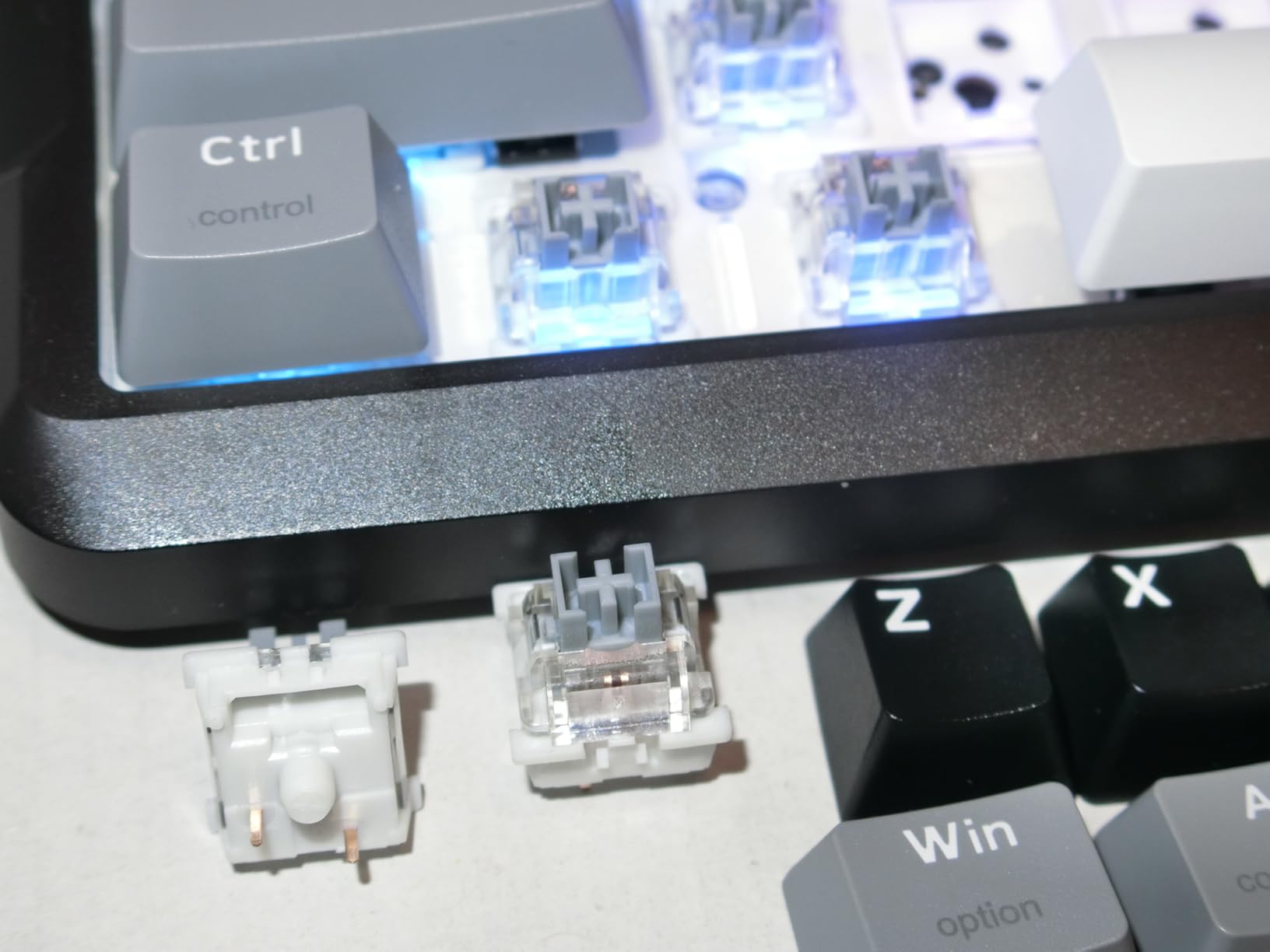 Redragon K742 Wireless Mechanical Gaming Keyboard with Knob, Bluetooth 5.0/2.4GHz/USB C Wired Creamy Keyboard with Number Pad for PC Computer, Hot Swappable RGB Backlits, Custom Linear Switch, Black Customer Review Redragon K742 Wireless Mechanical Gaming Keyboard with Knob, Bluetooth 5.0/2.4GHz/USB C Wired Creamy Keyboard with Number Pad for PC Computer, Hot Swappable RGB Backlits, Custom Linear Switch, Black - Customer Photo 3
