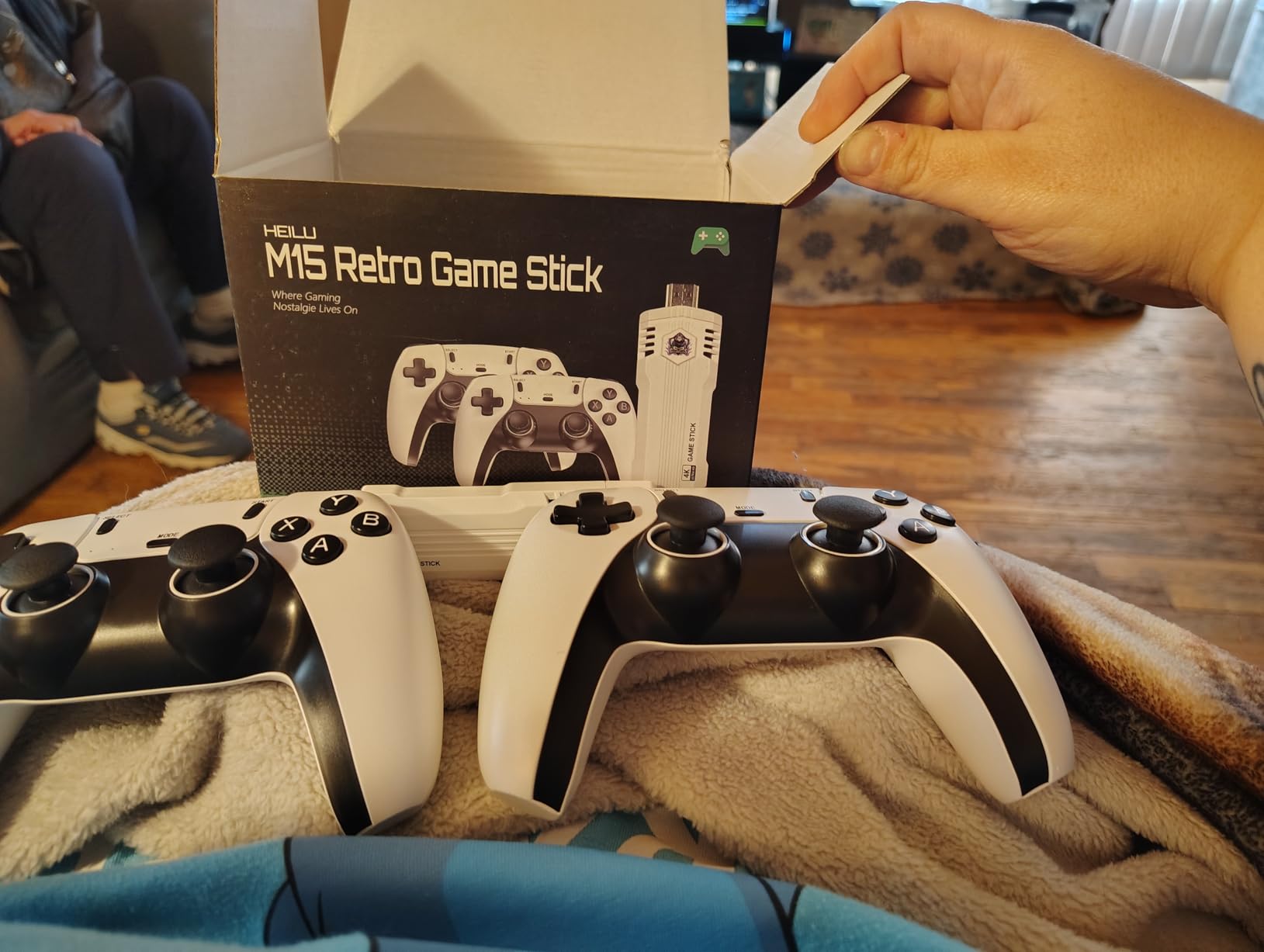Upgrade Retro Game Stick Pro, Wireless Retro Gaming Console with 40000+ Games, Built-in 38 Game Emulators, Plug and Play Video Games for TV, 4K, Retro Game Console with Dual 2.4G Controllers - Customer Photo 1