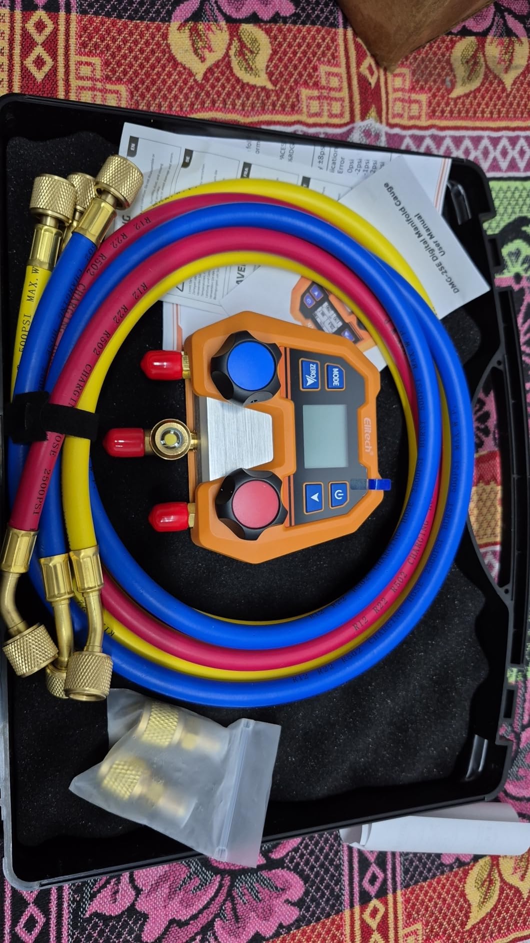 Elitech Digital Manifold Gauge Set for HVAC, Refrigeration & AC Systems, Supports R410A/R454B/R134 etc. Refrigerants, LCD Display, DMG-2SE with 3 Color Hoses & 2 R410A Adapters - Customer Photo 1