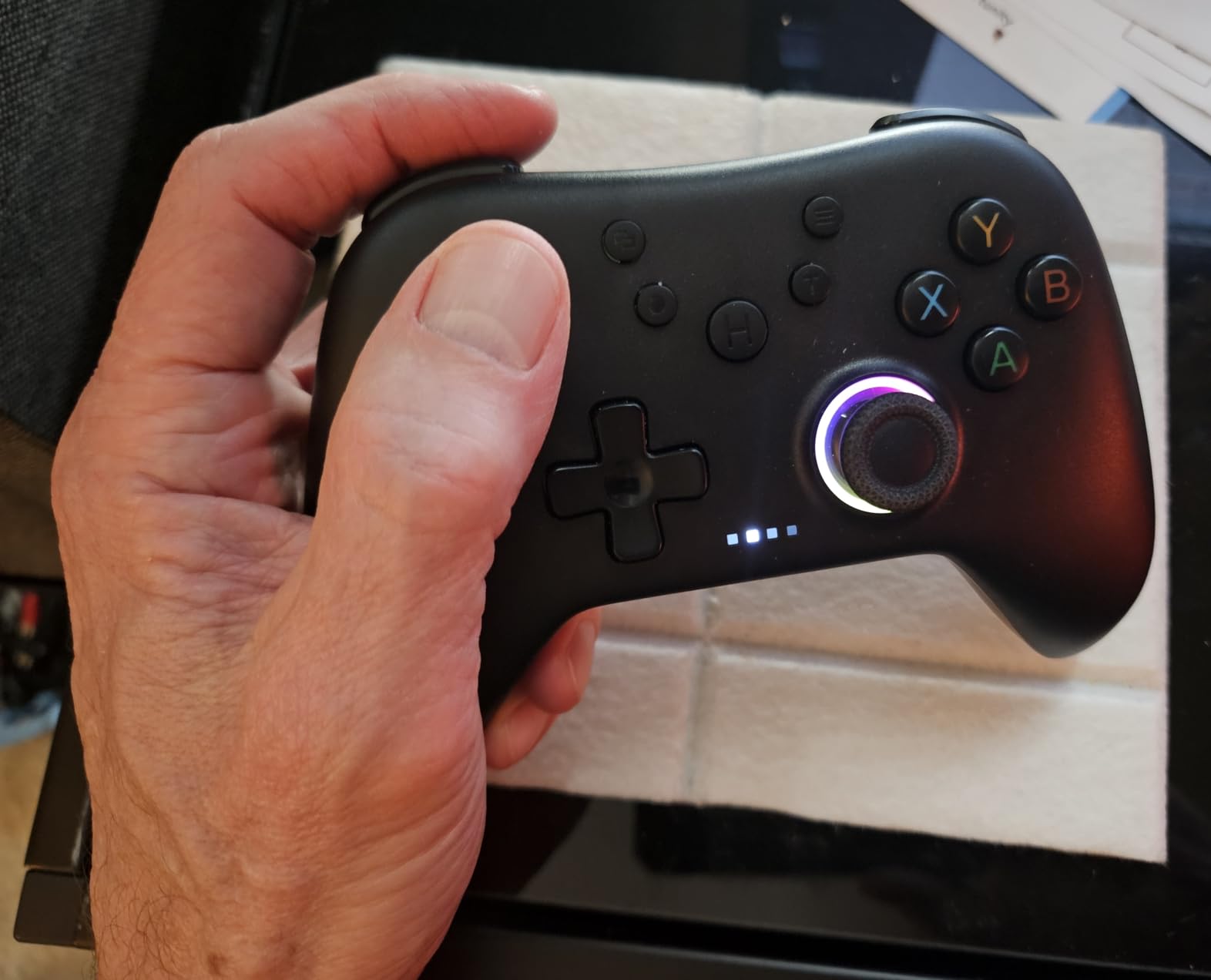 AceGamer Aurora II 2.4G Wireless Bluetooth Controller for PC/Android/Switch/iOS/Switch 2/Steam Deck with Rotary Motors, RGB Hall Effect Joysticks - Upgraded PC Gaming Controller and Back Buttons Lock Customer Review AceGamer Aurora II 2.4G Wireless Bluetooth Controller for PC/Android/Switch/iOS/Switch 2/Steam Deck with Rotary Motors, RGB Hall Effect Joysticks - Upgraded PC Gaming Controller and Back Buttons Lock - Customer Photo 1