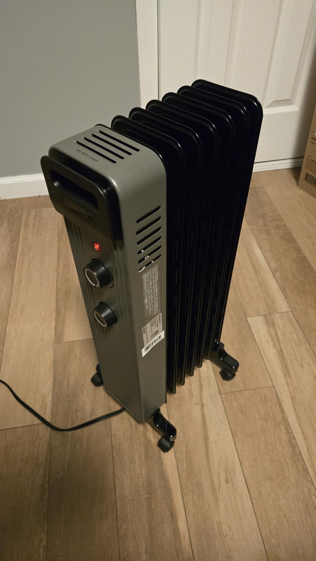 Pelonis Oil Filled Radiator Heater, 1500W Quiet Warmth Radiant Heater, 3 Heating Modes, Overheat & Tip-Over Protection, Adjustable Thermostat, Space Heaters for Indoor Use, Black, 25.2 x 13.8 x 11 in - Customer Photo 3