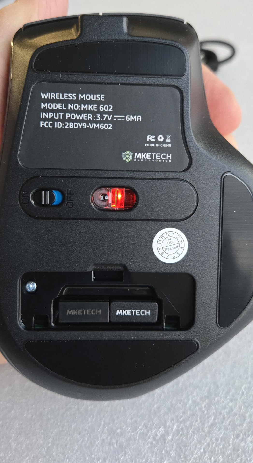 Wireless Mouse for Computer, Ergonomic Silent Mouse with 2.4GHz & Bluetooth, Multi Device Switch, OLED Display, Adjustable DPI, Rechargeable, 9 Buttons, for Windows/Mac, Black - Customer Photo 2