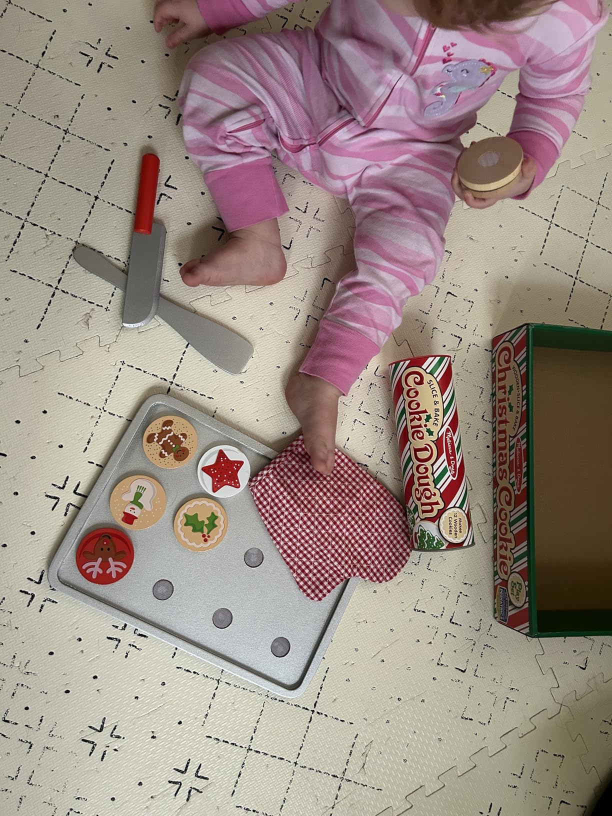 Melissa & Doug Slice and Bake Wooden Christmas Cookie Play Food Set Customer Review Melissa & Doug Slice and Bake Wooden Christmas Cookie Play Food Set - Customer Photo 2