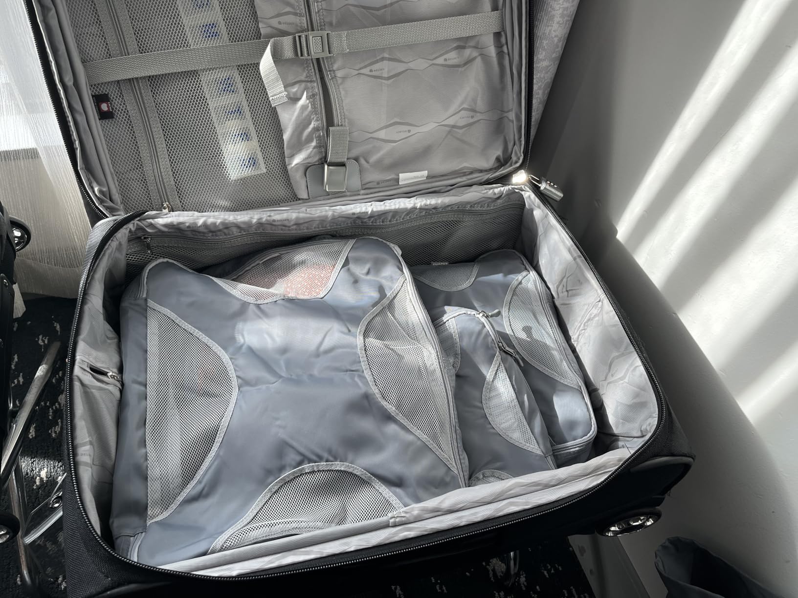 Shacke Premium 5 Packing Cubes Set - Lightweight Mesh Travel Luggage Organizers with Laundry Bag, 5-Piece Suitcase Storage System (Black) Customer Review Shacke Premium 5 Packing Cubes Set - Lightweight Mesh Travel Luggage Organizers with Laundry Bag, 5-Piece Suitcase Storage System (Black) - Customer Photo 2