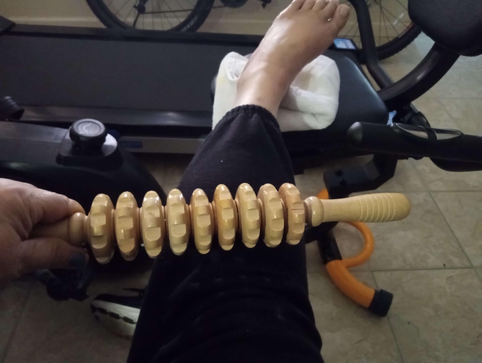 Massage Roller Stick for Athletes, Help Reducing Soreness Cramping Tightness Leg Arms Back Calves Muscle Massager, Purple Black- 18 inch Customer Review Massage Roller Stick for Athletes, Help Reducing Soreness Cramping Tightness Leg Arms Back Calves Muscle Massager, Purple Black- 18 inch - Customer Photo 1