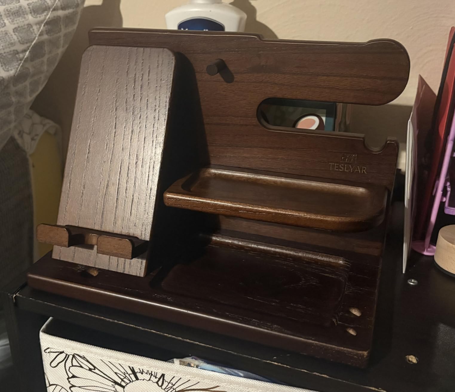 TESLYAR Wood Phone Docking Station for Men - Desk or Nightstand Organizer - Birthday Gifts for Husband or Dad - Anniversary Idea from Wife - Key Holder, Stand Wallet, Watch & Essentials (Earth Beige) Customer Review TESLYAR Wood Phone Docking Station for Men - Desk or Nightstand Organizer - Birthday Gifts for Husband or Dad - Anniversary Idea from Wife - Key Holder, Stand Wallet, Watch & Essentials (Earth Beige) - Customer Photo 2