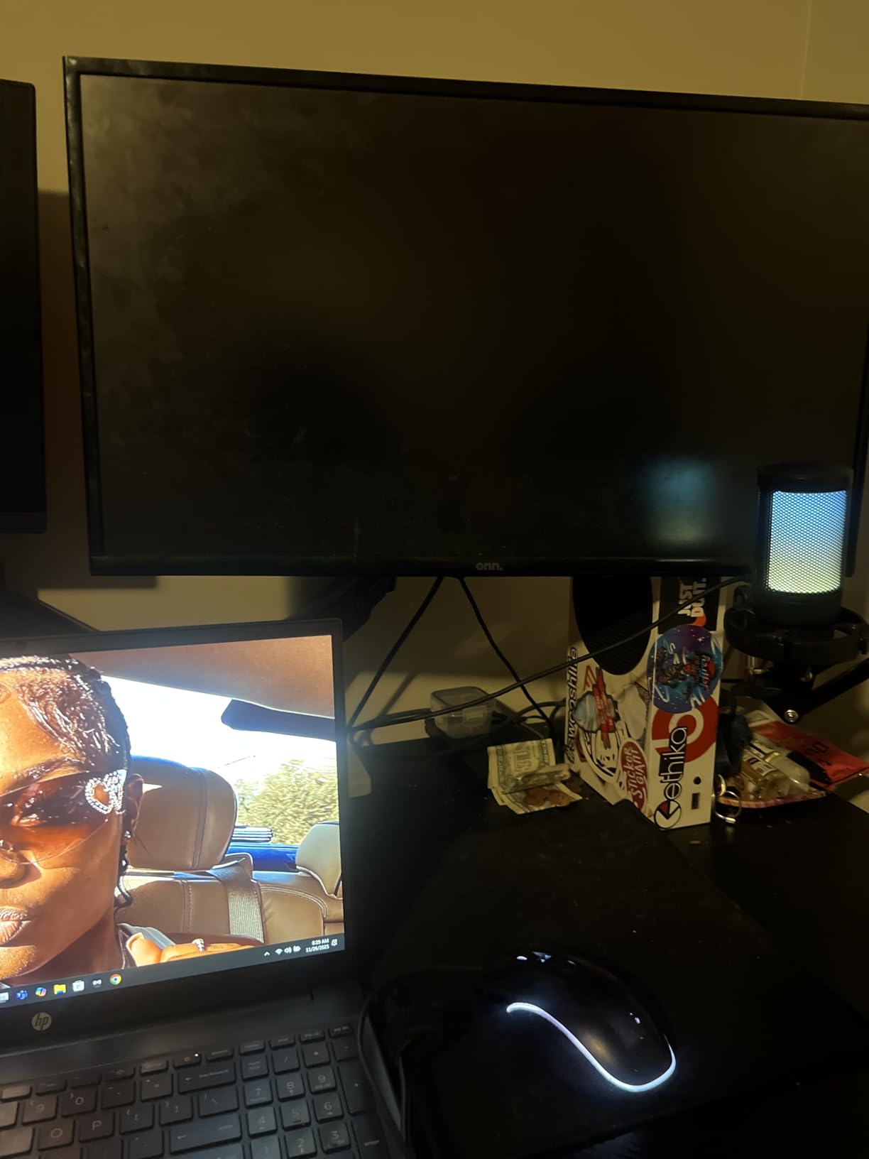 FIFINE Gaming PC USB Microphone, Podcast Condenser Mic with Boom Arm, Pop Filter, Mute Button for Streaming, Twitch, Online Chat, RGB Computer Mic for PS4/5 PC Gamer Youtuber-AmpliGame A6T Customer Review FIFINE Gaming PC USB Microphone, Podcast Condenser Mic with Boom Arm, Pop Filter, Mute Button for Streaming, Twitch, Online Chat, RGB Computer Mic for PS4/5 PC Gamer Youtuber-AmpliGame A6T - Customer Photo 2