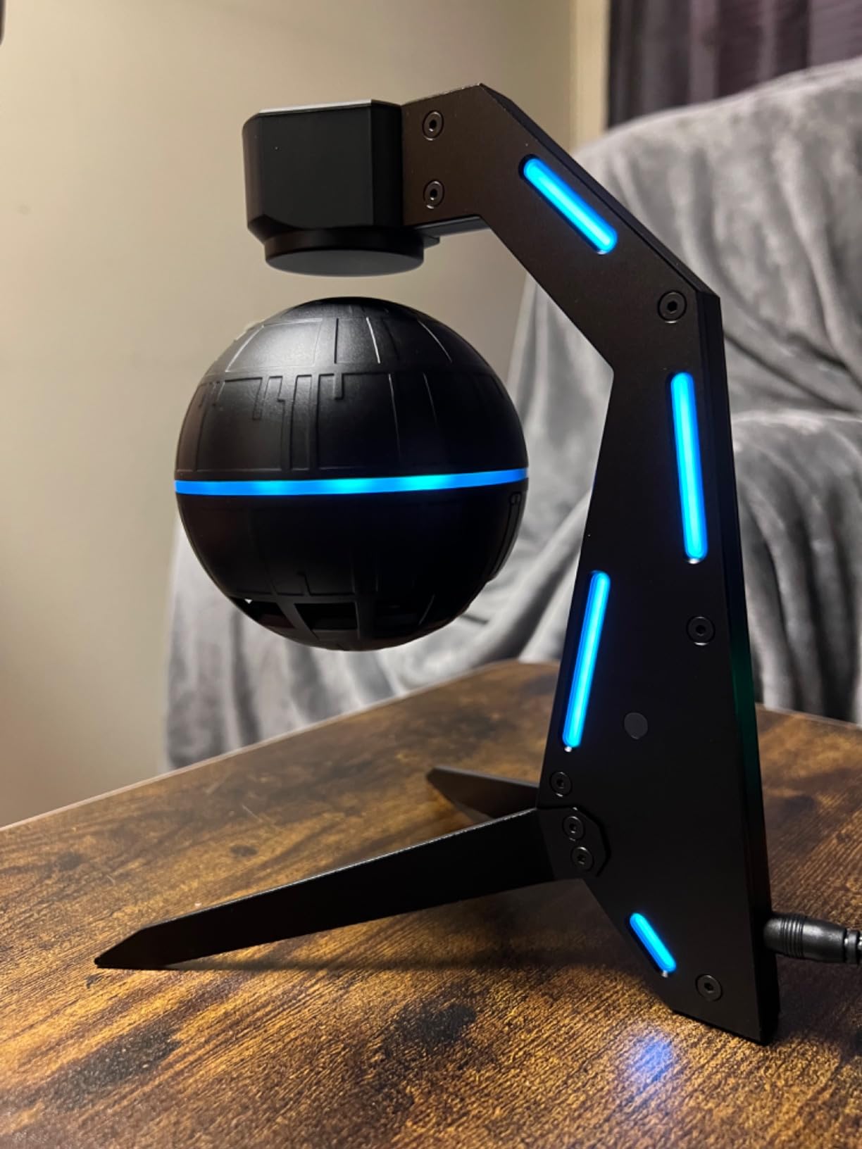 Magnetic Levitation Bluetooth Speaker,Playing Music and Floating in The air,with 5W Louder Sound,Bluetooth 5.1,Cool Tech Gadgets for Men,Unique Gifts for Home Office Decor Customer Review Magnetic Levitation Bluetooth Speaker,Playing Music and Floating in The air,with 5W Louder Sound,Bluetooth 5.1,Cool Tech Gadgets for Men,Unique Gifts for Home Office Decor - Customer Photo 1