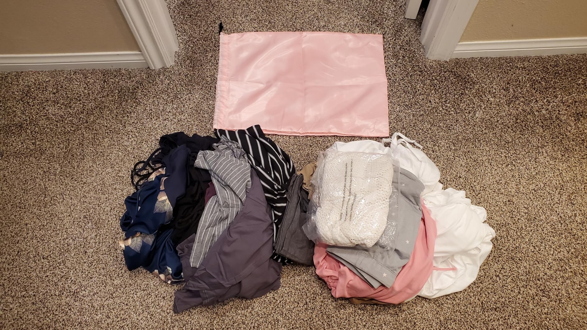 Veken 8 Set Packing Cubes for Travel Essentials, Suitcase Organizer Bags in 4 Sizes, Carry-On Luggage Accessories with Large Laundry & Hanging Toiletry Bag, Must-Have for Airplane, Road Trip & Camping Customer Review Veken 8 Set Packing Cubes for Travel Essentials, Suitcase Organizer Bags in 4 Sizes, Carry-On Luggage Accessories with Large Laundry & Hanging Toiletry Bag, Must-Have for Airplane, Road Trip & Camping - Customer Photo 2