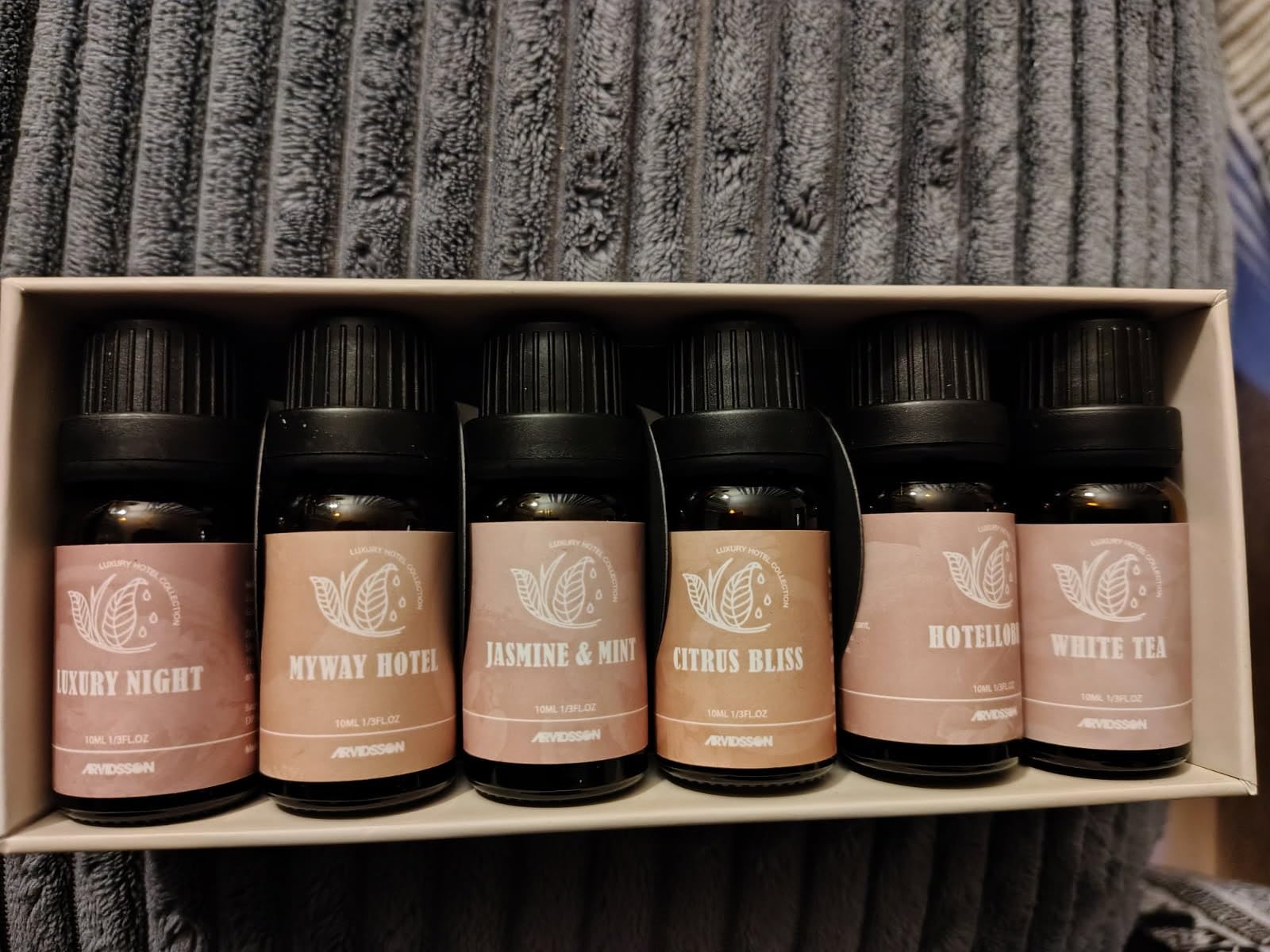 ARVIDSSON Hotel Diffuser Oils Gift Set, Hotel Scent Essential Oils for Diffuser, Luxury Fragrance Oil Blend - Jasmine & Mint, White Tea, Citrus Bliss, M-Way, Fancy Lobby, Gift for Women and Men Customer Review ARVIDSSON Hotel Diffuser Oils Gift Set, Hotel Scent Essential Oils for Diffuser, Luxury Fragrance Oil Blend - Jasmine & Mint, White Tea, Citrus Bliss, M-Way, Fancy Lobby, Gift for Women and Men - Customer Photo 1