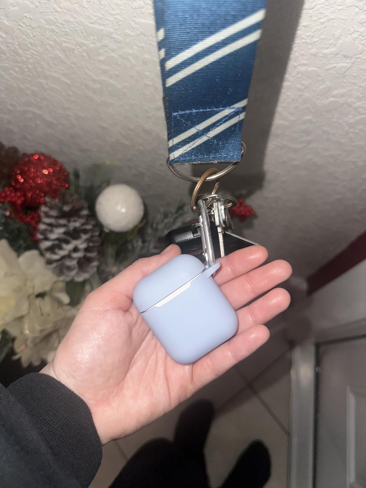 R-fun for AirPods Pro 3 Case (2025), Soft Silicone Protective Case Cover Compatible with Apple AirPods Pro 3rd Generation (USB-C Cable) for Women Men with Cleaning Kit and Keychain, Black Customer Review R-fun for AirPods Pro 3 Case (2025), Soft Silicone Protective Case Cover Compatible with Apple AirPods Pro 3rd Generation (USB-C Cable) for Women Men with Cleaning Kit and Keychain, Black - Customer Photo 1