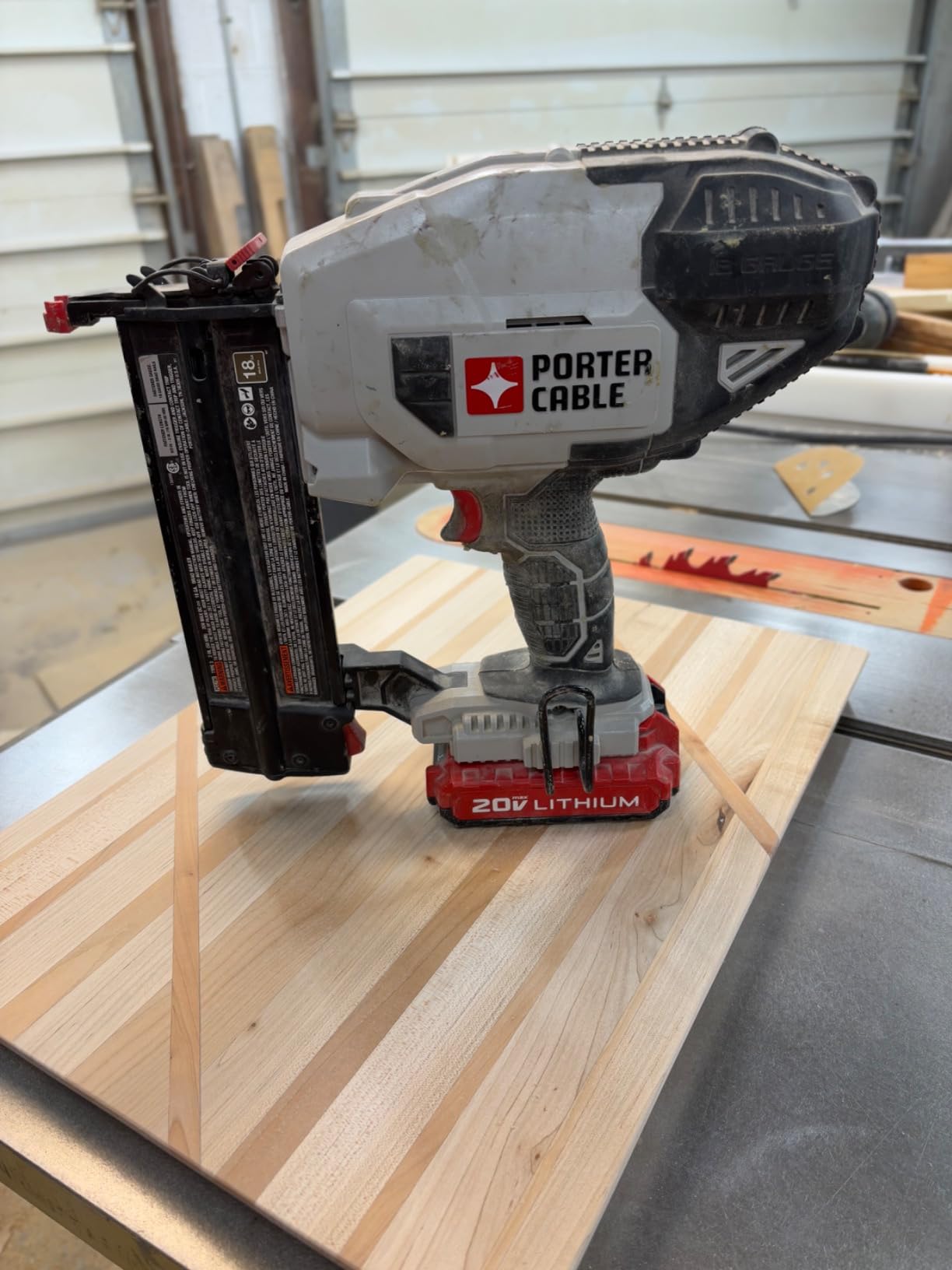 PORTER-CABLE 20V MAX Cordless Brad Nailer, Nail Gun 18 Guage, Battery and Charger Included (PCC790LA) Customer Review PORTER-CABLE 20V MAX Cordless Brad Nailer, Nail Gun 18 Guage, Battery and Charger Included (PCC790LA) - Customer Photo 1