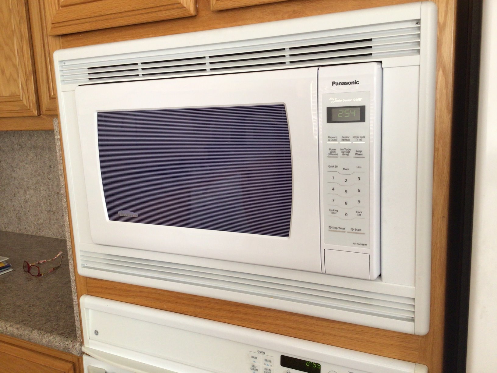 Panasonic Microwave Oven NN-SN936B Black Countertop with Inverter Technology and Genius Sensor, 2.2 Cubic Foot, 1250W - Customer Photo 2