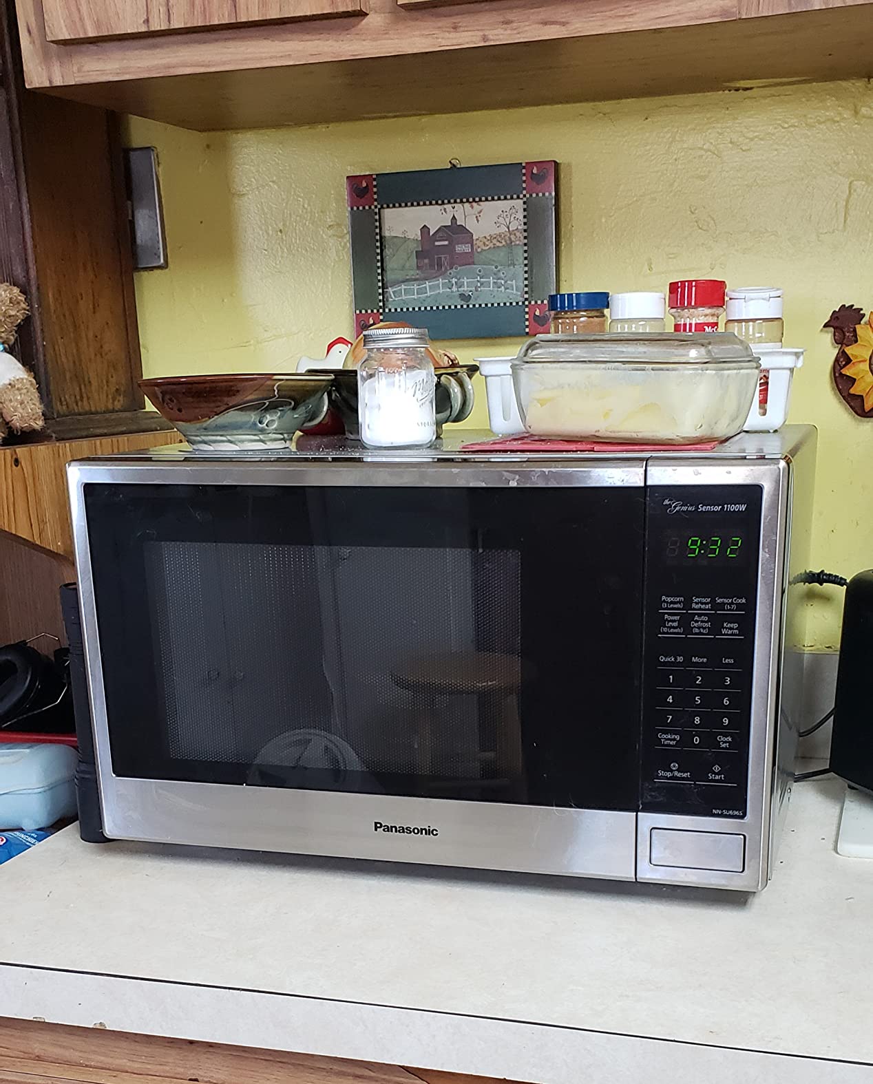 Panasonic Countertop Microwave Oven with Genius Sensor Cooking, Quick 30sec, Popcorn Button, Child Safety Lock and 1100 Watts of Cooking Power - NN-SU656B - 1.3 cu. ft (Black) - Customer Photo 1