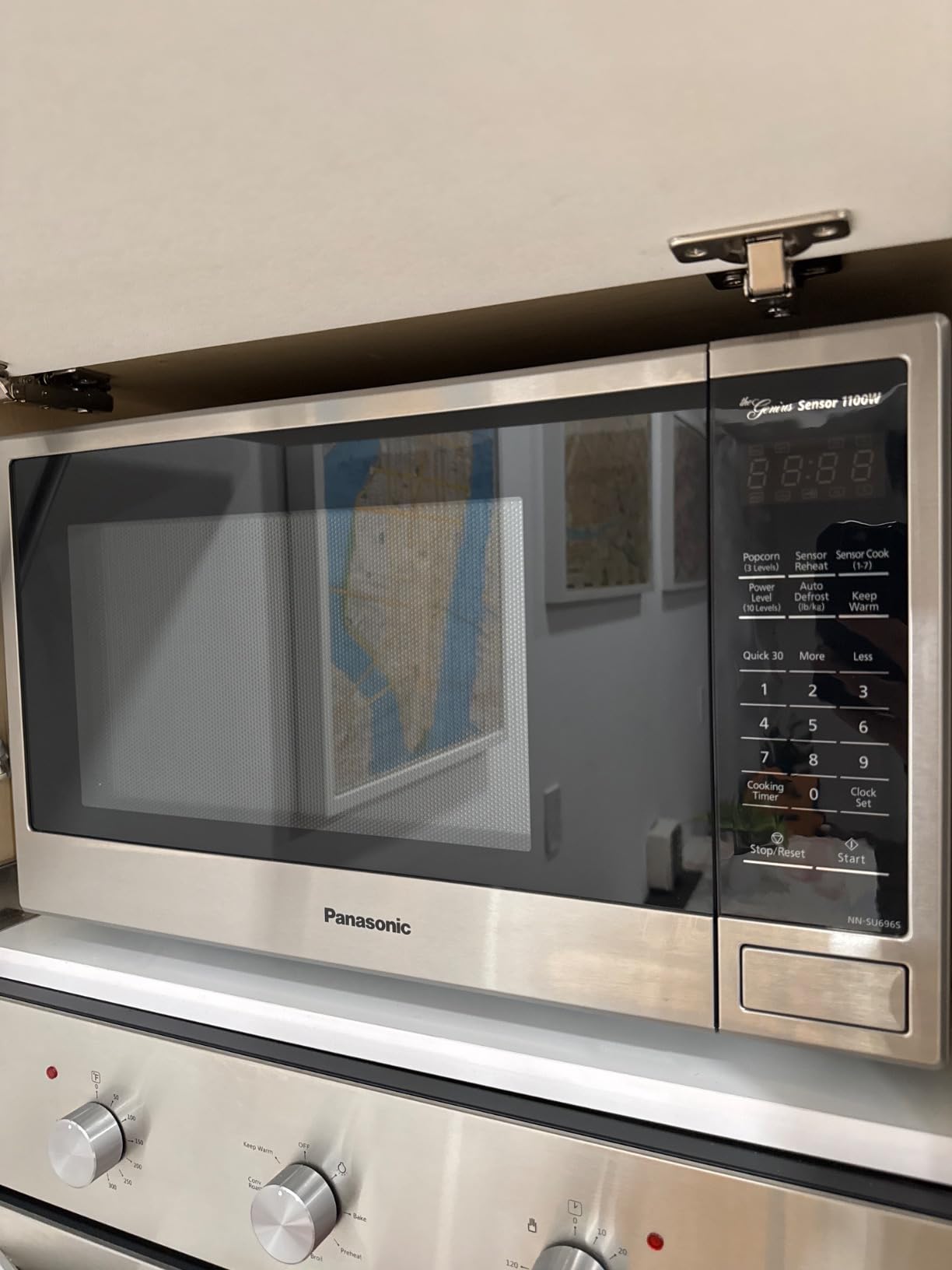 Panasonic Countertop Microwave Oven with Genius Sensor Cooking, Quick 30sec, Popcorn Button, Child Safety Lock and 1100 Watts of Cooking Power - NN-SU656B - 1.3 cu. ft (Black) - Customer Photo 2