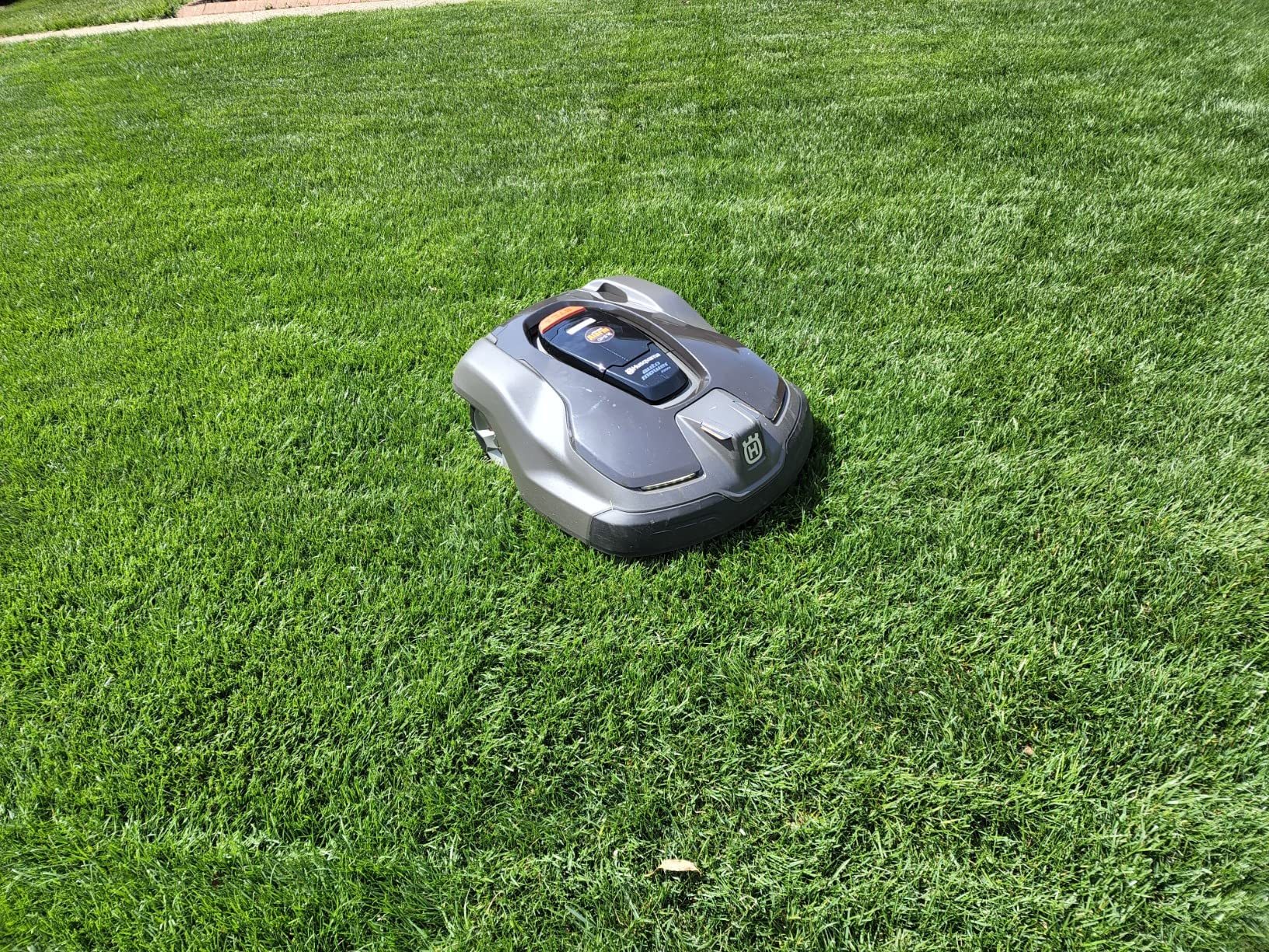 Husqvarna AutomowerÂ® 430XH Robotic Lawn Mower, Medium â Large Yards (0.8 Acres) - Customer Photo 2