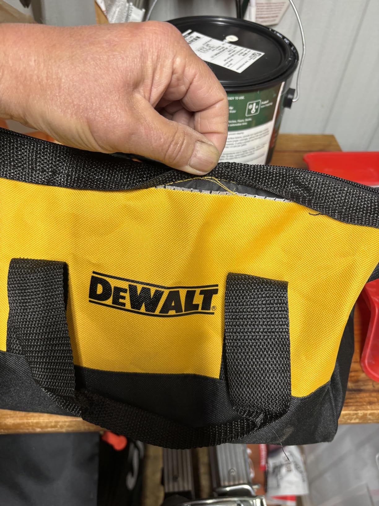 DEWALT 20V MAX XR Oscillating Tool Kit with Blades, 3 Speed Cordless Brushless Multitool, Up to 20,000 OPM, LED Light, Battery and Charger Included (DCS356C1) Customer Review DEWALT 20V MAX XR Oscillating Tool Kit with Blades, 3 Speed Cordless Brushless Multitool, Up to 20,000 OPM, LED Light, Battery and Charger Included (DCS356C1) - Customer Photo 1