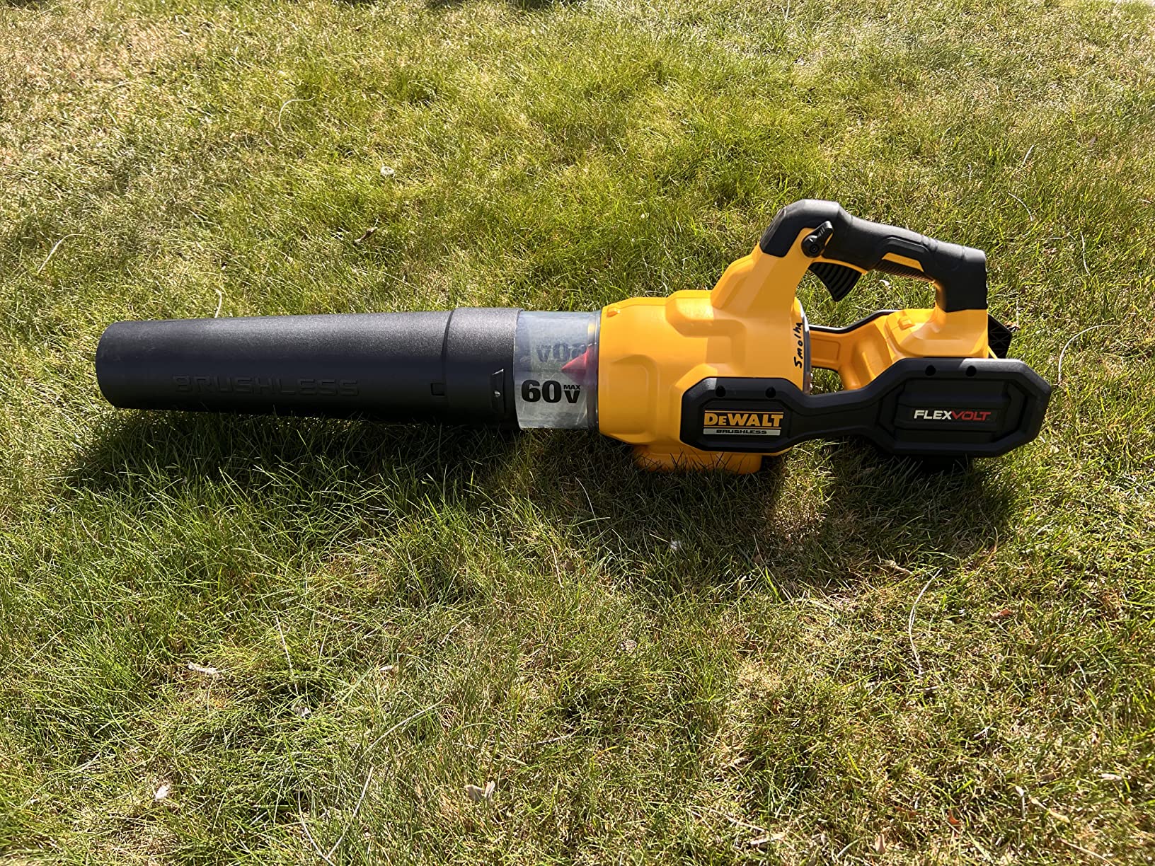 DEWALT 60V MAX* FLEXVOLT Leaf Blower, Cordless, Handheld, 125-MPH, 600-CFM, Tool Only (DCBL772B) - Customer Photo 3