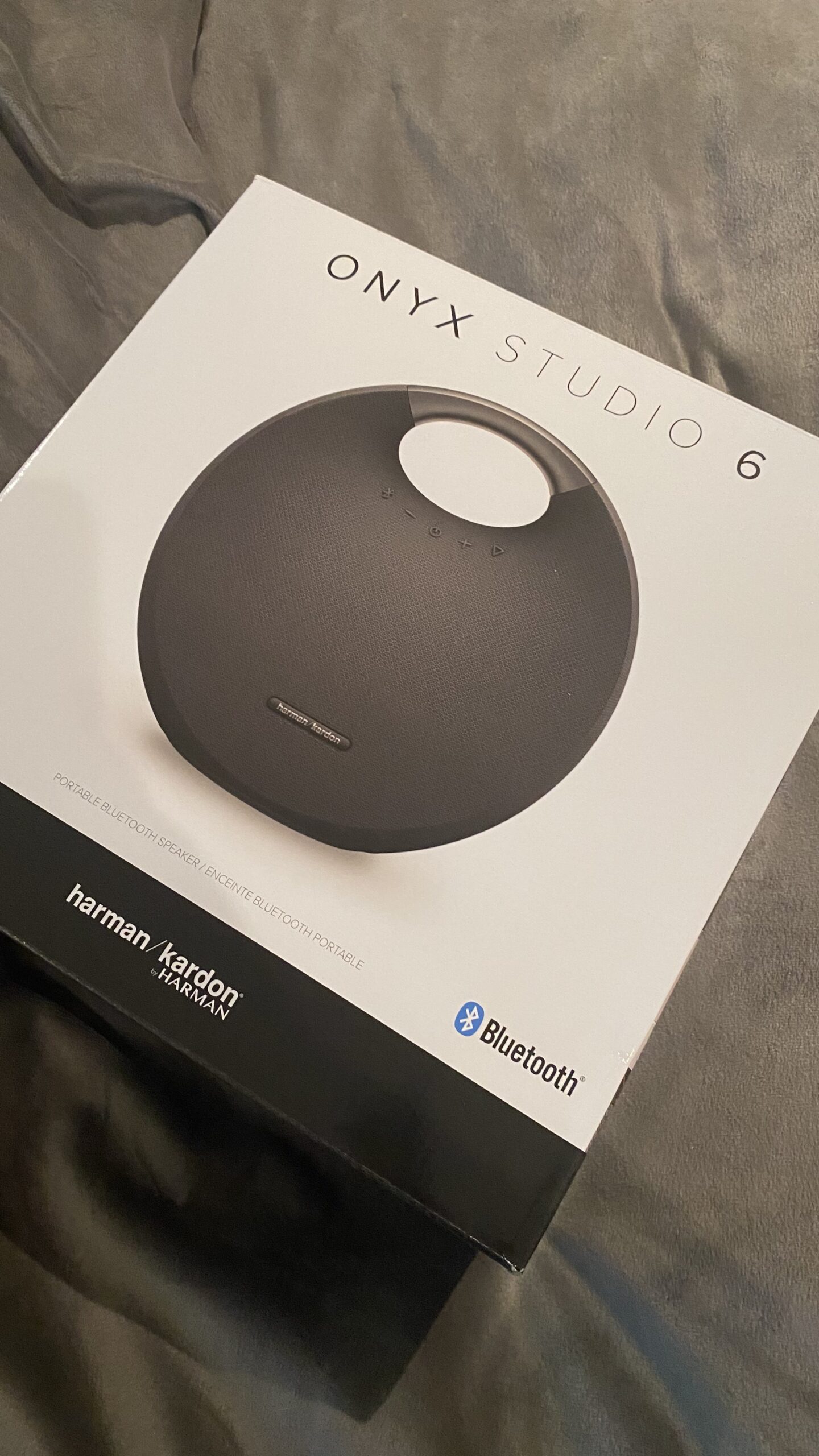 Harman Kardon Onyx Studio 6 Wireless Bluetooth Speaker - IPX7 Waterproof Extra Bass Sound System with Rechargeable Battery and Built-in Microphone - Black Customer Review Harman Kardon Onyx Studio 6 Wireless Bluetooth Speaker - IPX7 Waterproof Extra Bass Sound System with Rechargeable Battery and Built-in Microphone - Black - Customer Photo 5