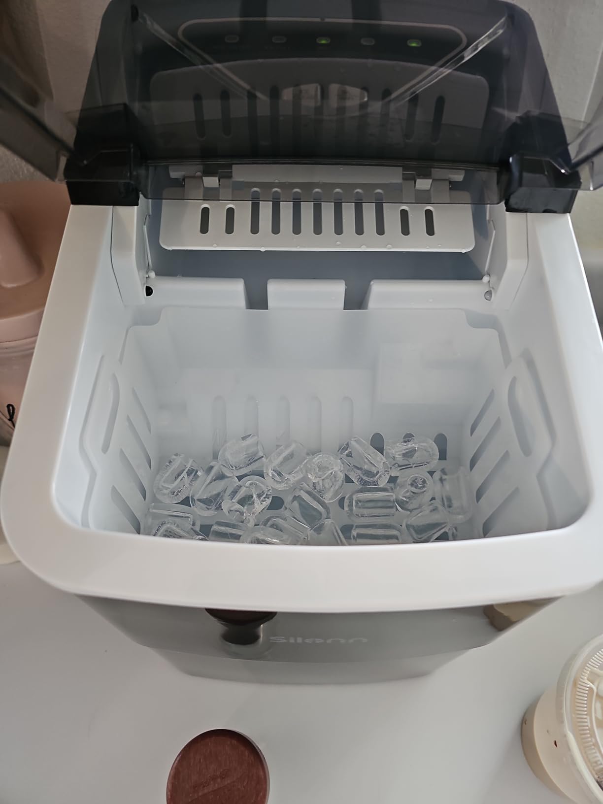 Silonn Smart Countertop Ice Maker, Compact Wi-Fi Ice Maker with App Control, 9 Cubes in 6 Mins, 26 lbs per Day, 2 Ice Cube Sizes, Portable Ice Maker with Self-Cleaning for Kitchen/Office/RV - Customer Photo 2