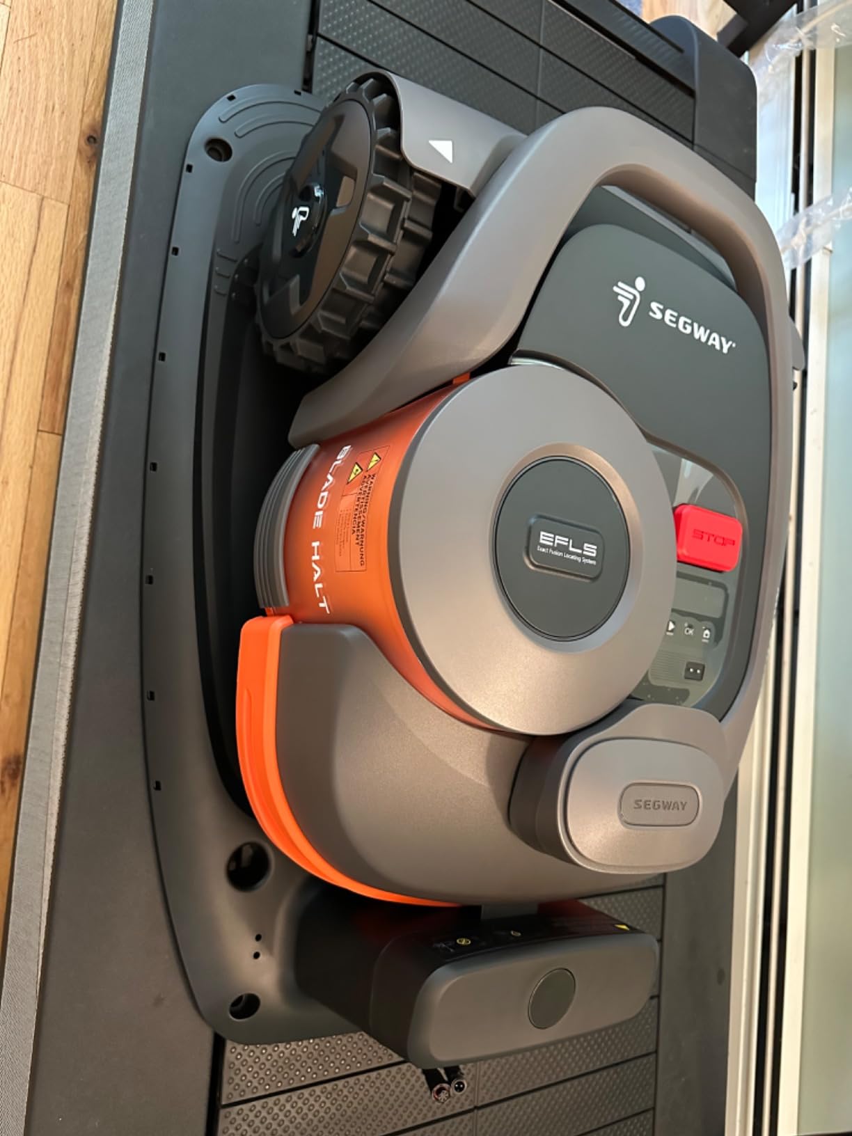 Segway Navimow H3000N-VF Robot Lawn Mower Perimeter Wire Free, 0.74 Acre RTK+Vision Robotic Lawnmower, Virtual Boundary, Systematic Mowing, APP Control, Anti-Theft 54dB(A) Quiet, Multi-Zone Management - Customer Photo 1