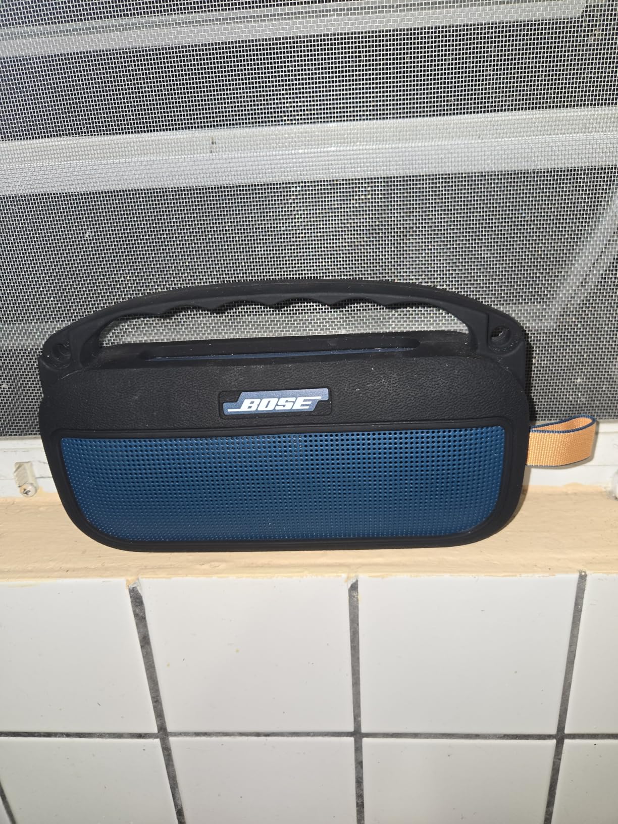 Bose SoundLink Flex Bluetooth Speaker (2nd Gen) - Portable Outdoor Speaker with Hi-Fi Audio, Waterproof and Dustproof, USB-C, Up to 12 Hours Battery Life, Black Customer Review Bose SoundLink Flex Bluetooth Speaker (2nd Gen) - Portable Outdoor Speaker with Hi-Fi Audio, Waterproof and Dustproof, USB-C, Up to 12 Hours Battery Life, Black - Customer Photo 5