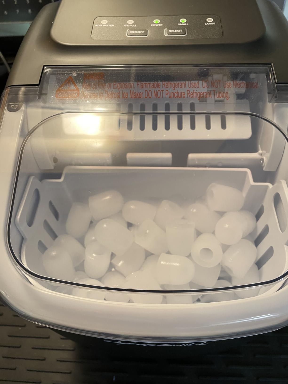 CyberChill Countertop Ice Maker, Portable Ice Machine with Handle, 6 Mins Fast Ice, 26 lbs/Day, Self-Cleaning with Ice Basket & Scoop, for Home, Kitchen, RV, Camping - Customer Photo 2