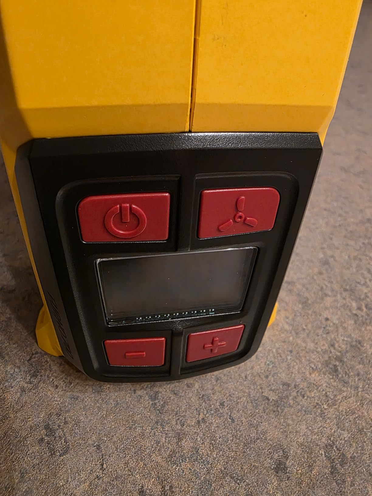 Wagner Spraytech 2417344 HT1000 Heat Gun Kit, 3 Nozzles Included, 2 Temp Settings 750áµF & 1000áµF, Great for Shrink Wrap, Soften Paint, Bend Plastic Pipes, Loosen Bolts and More - Customer Photo 1